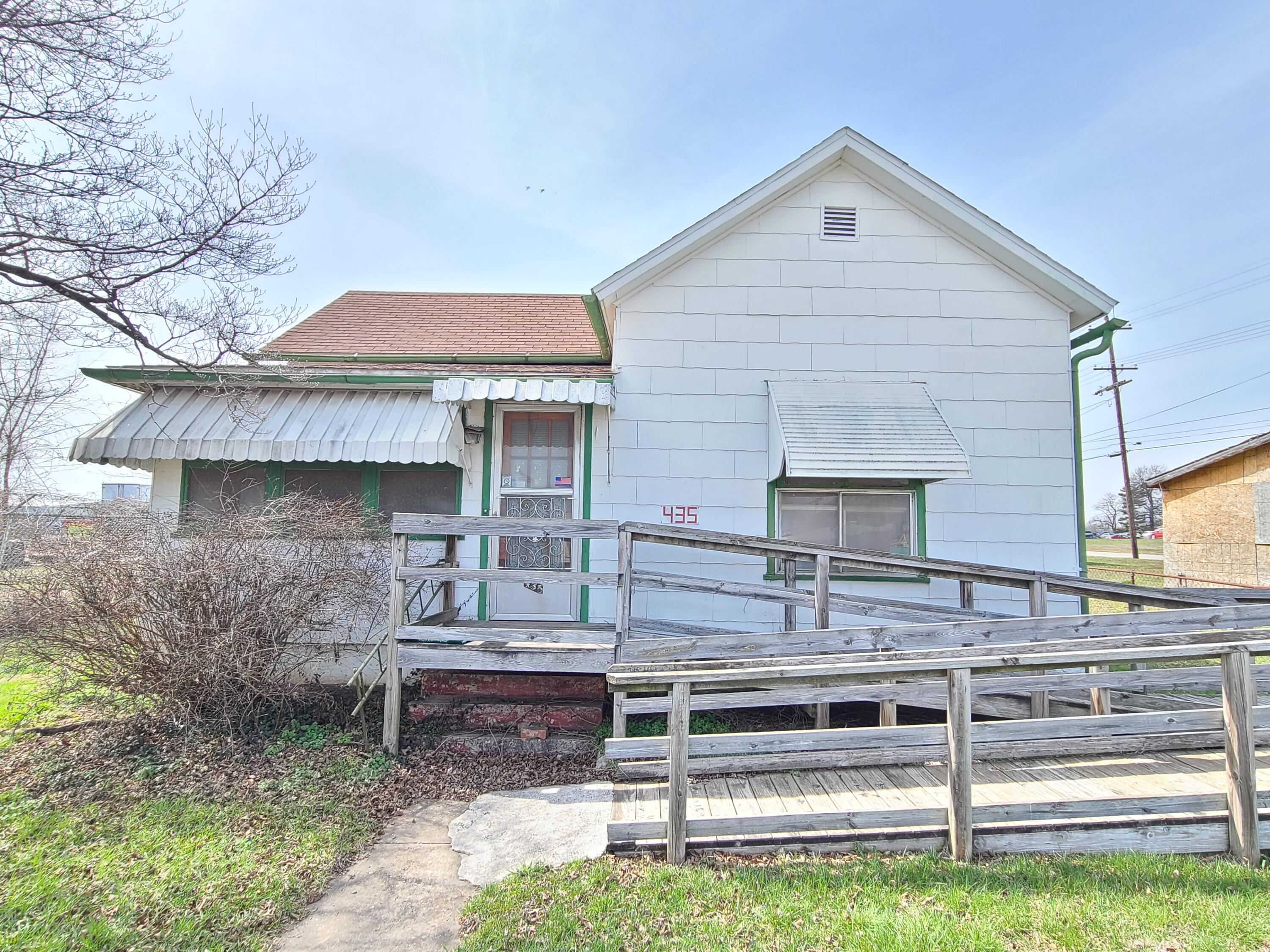 435 North Nettleton Avenue Property Photo 1