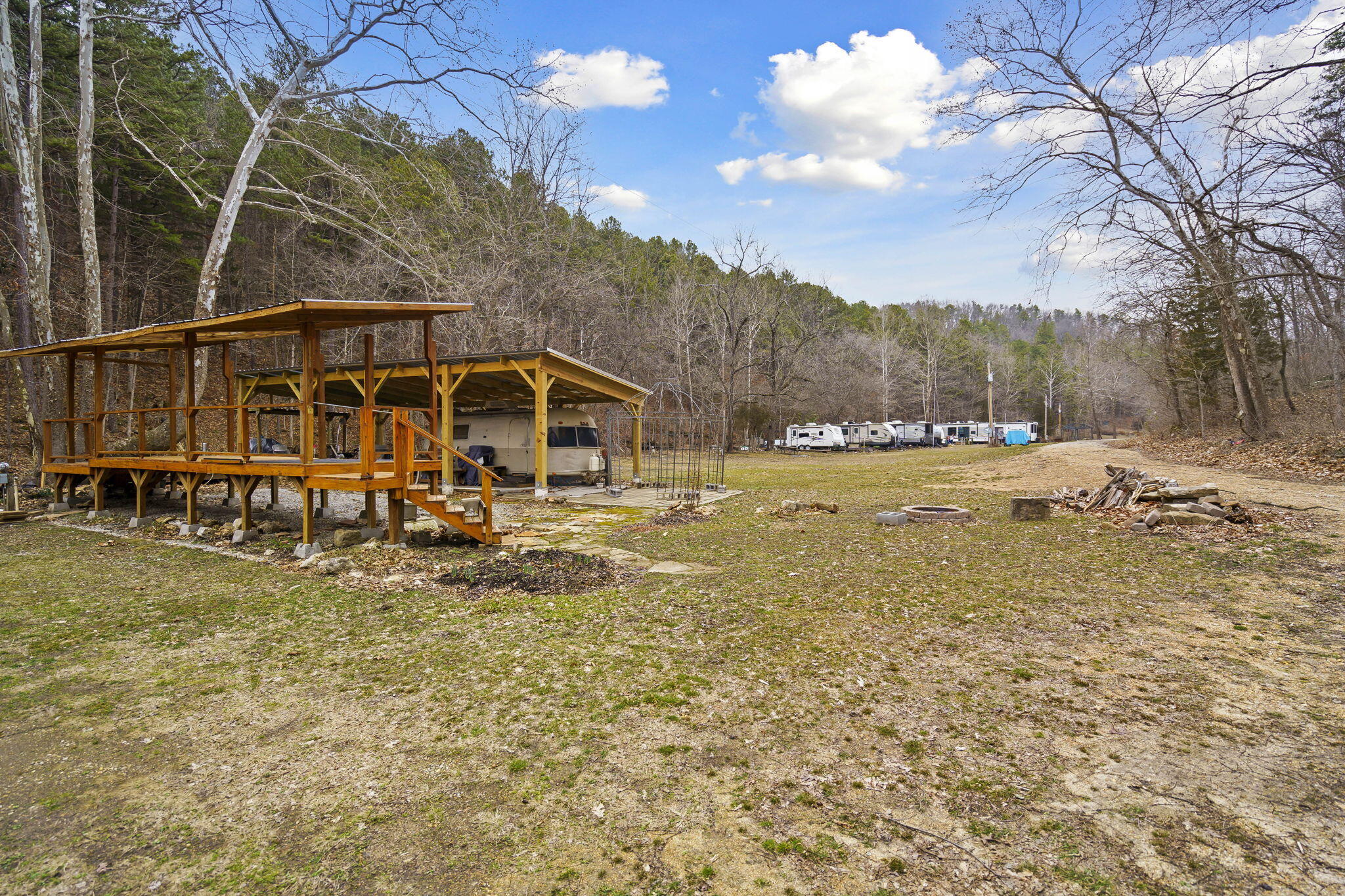 7064 County Road 14-223 East Property Photo 7