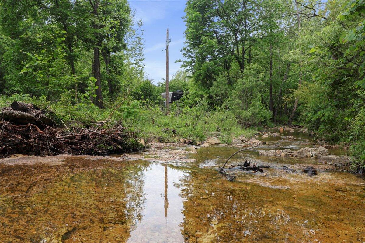 7064 County Road 14-223 East Property Photo 11