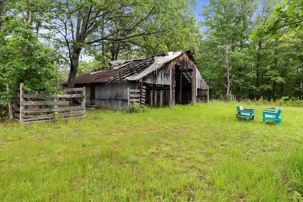 7064 County Road 14-223 East Property Photo 38