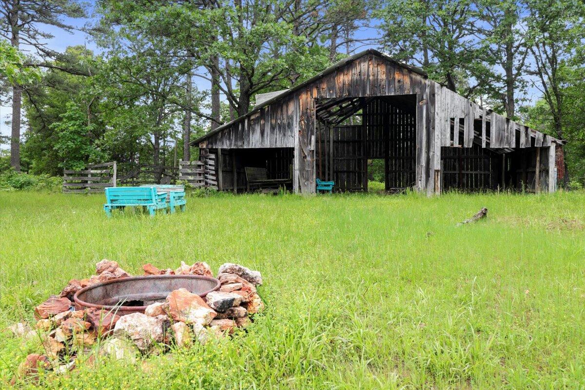 7064 County Road 14-223 East Property Photo 43
