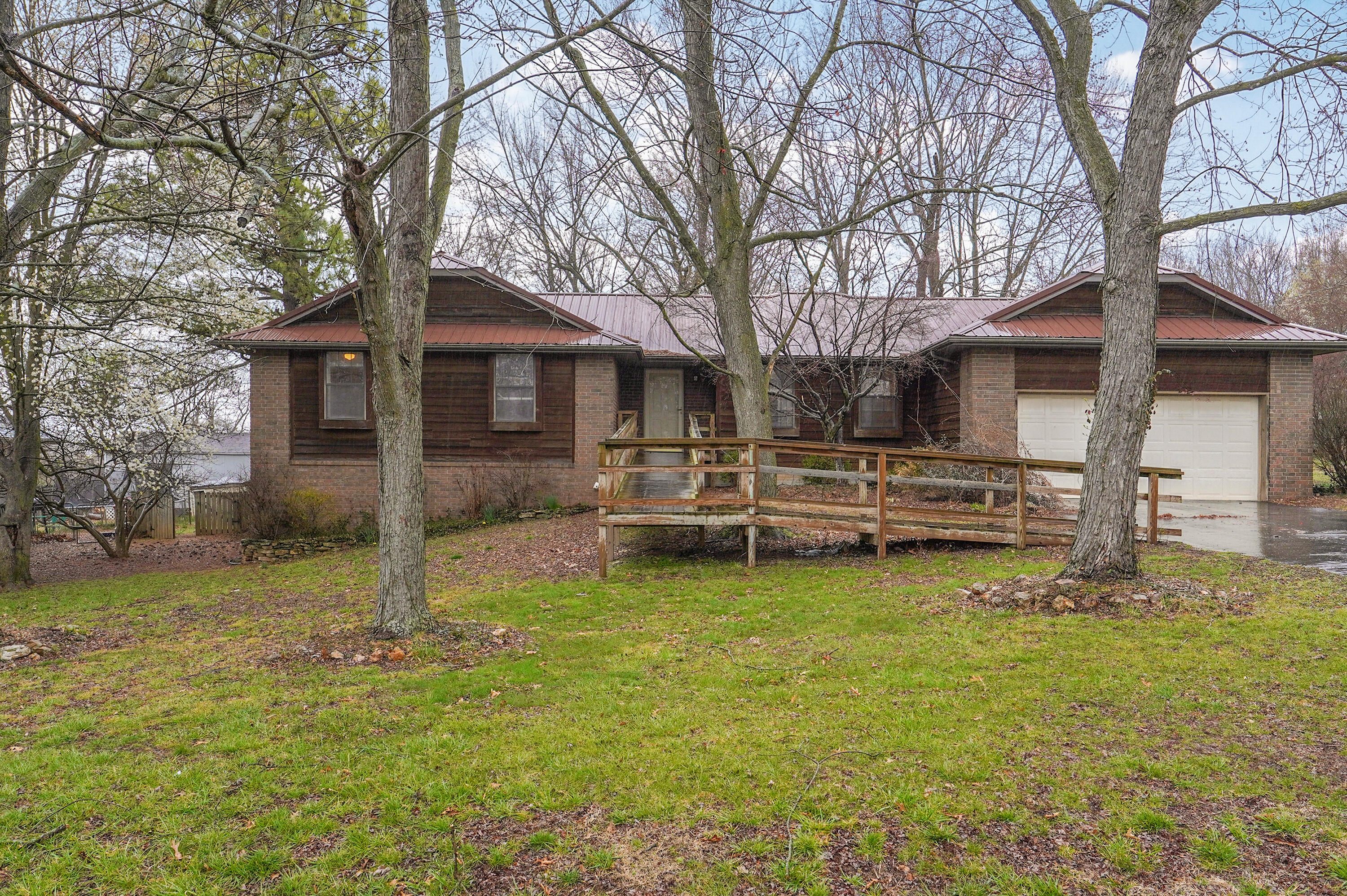 2305 East Huntington Street Property Photo 1