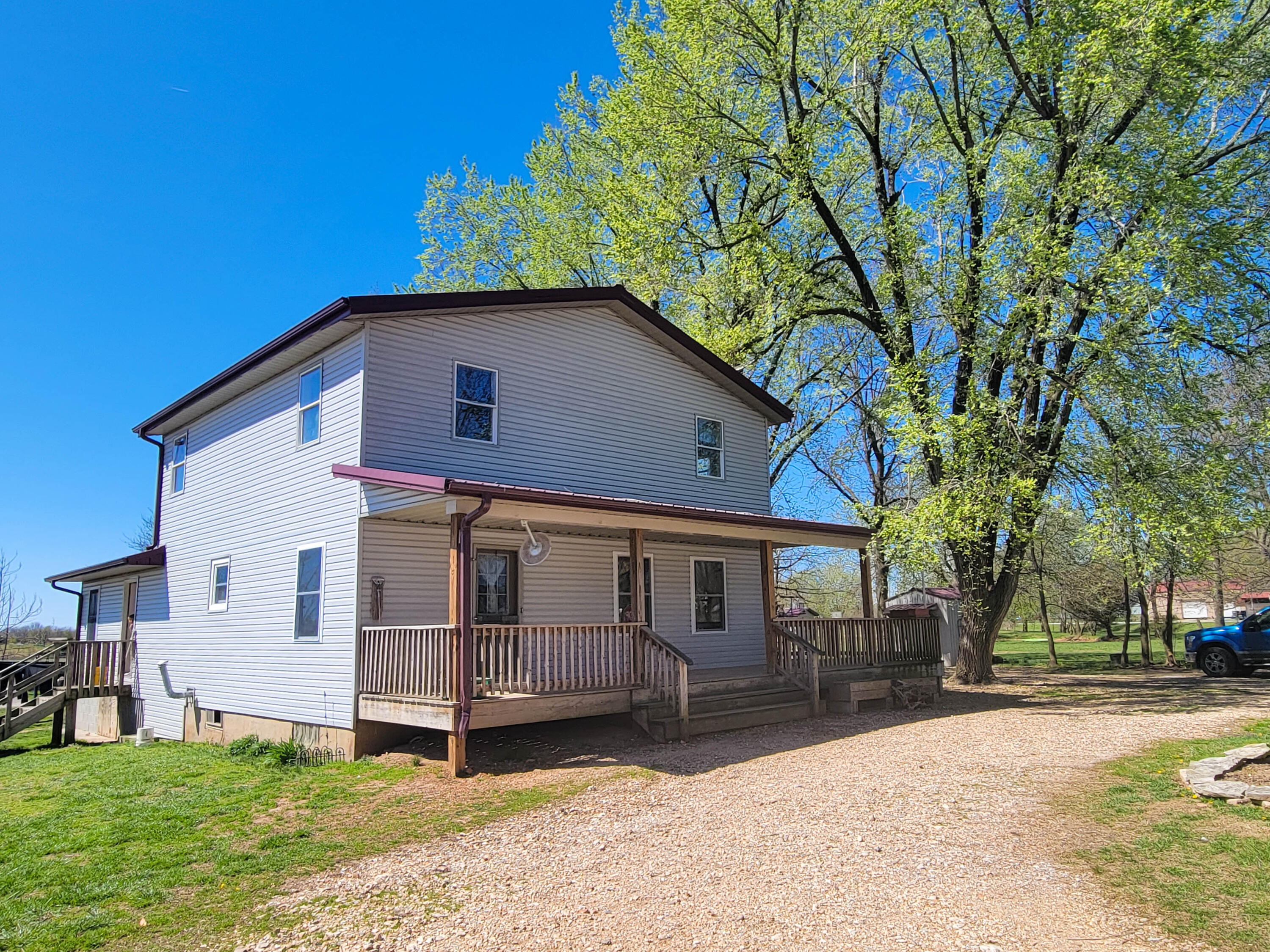 528 College Street Property Photo 2