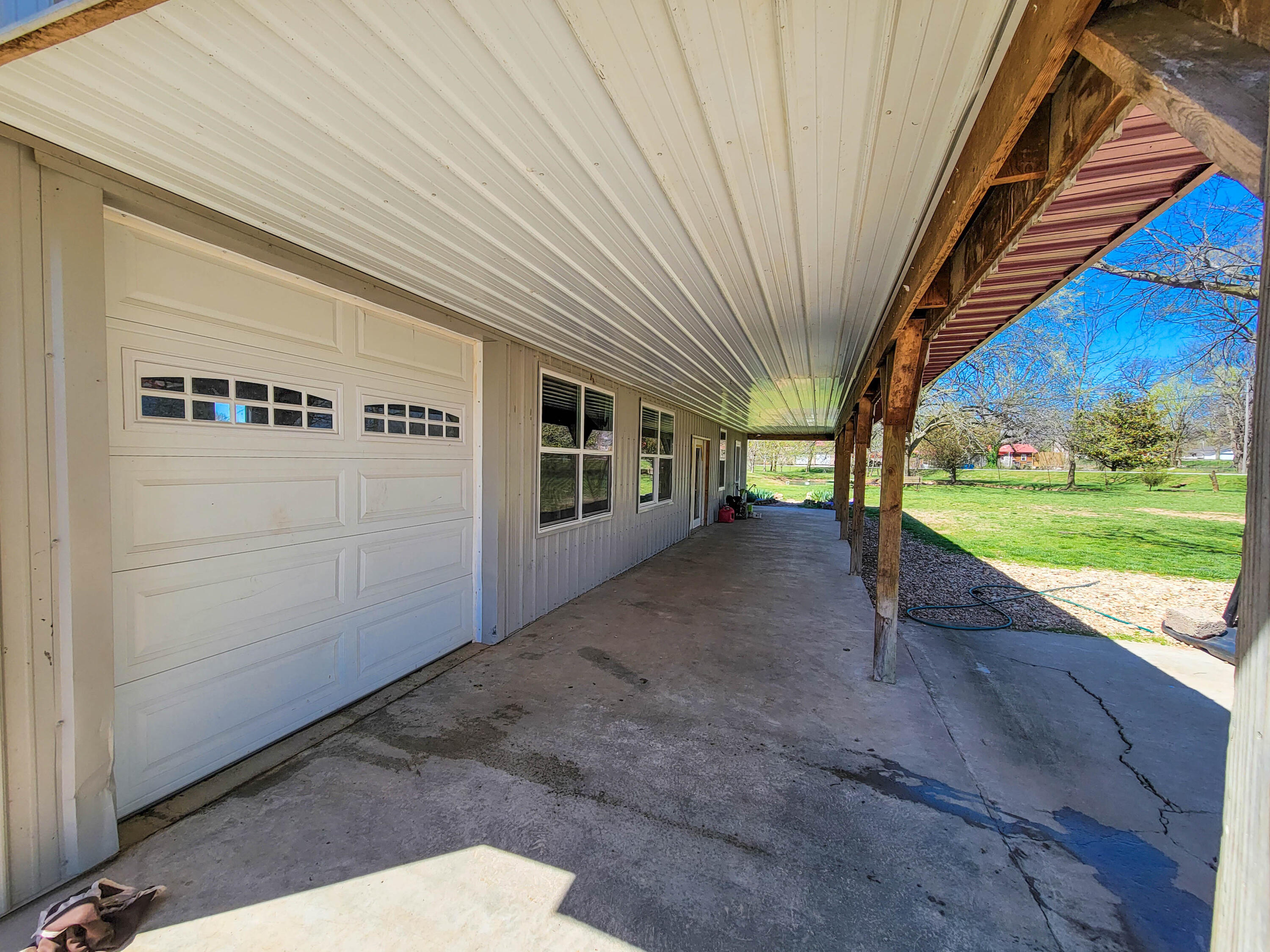 528 College Street Property Photo 13