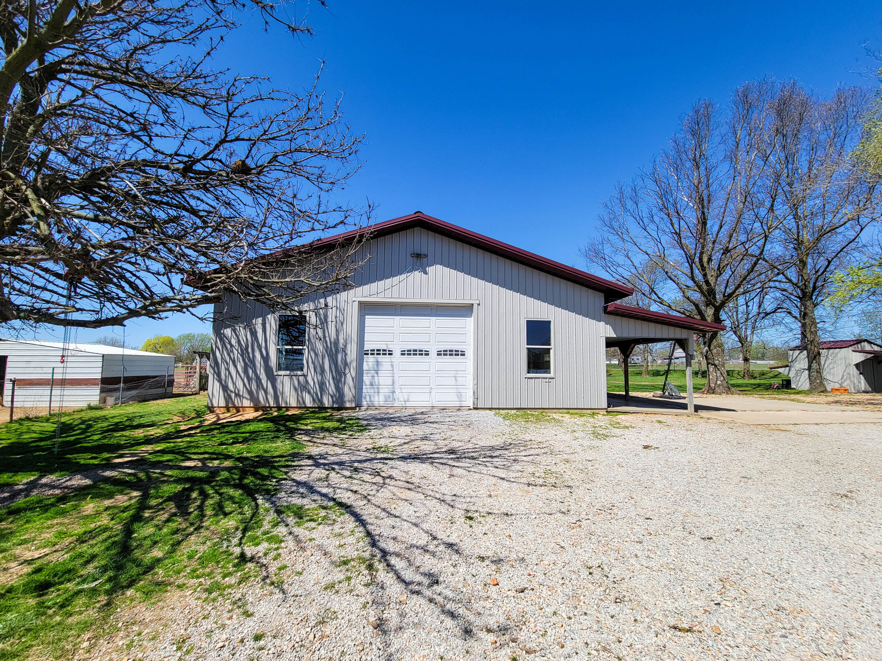 528 College Street Property Photo 14