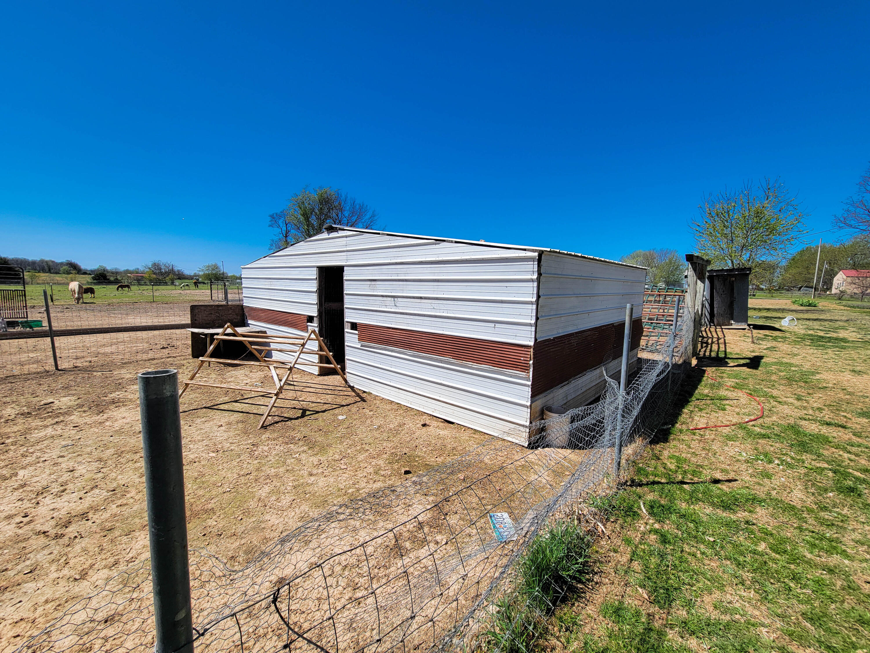 528 College Street Property Photo 21