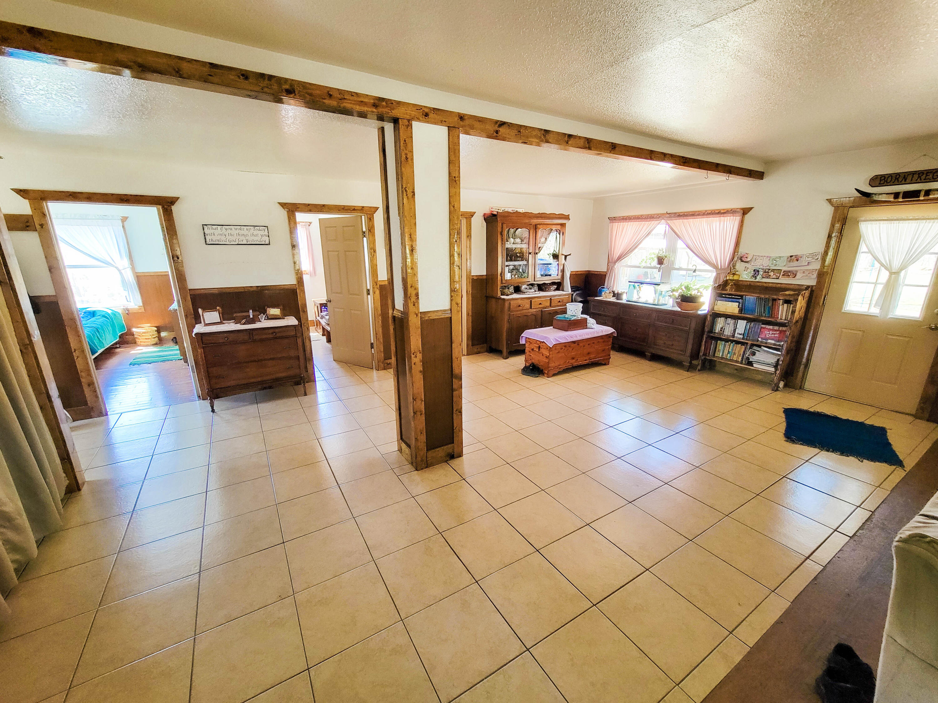 528 College Street Property Photo 43