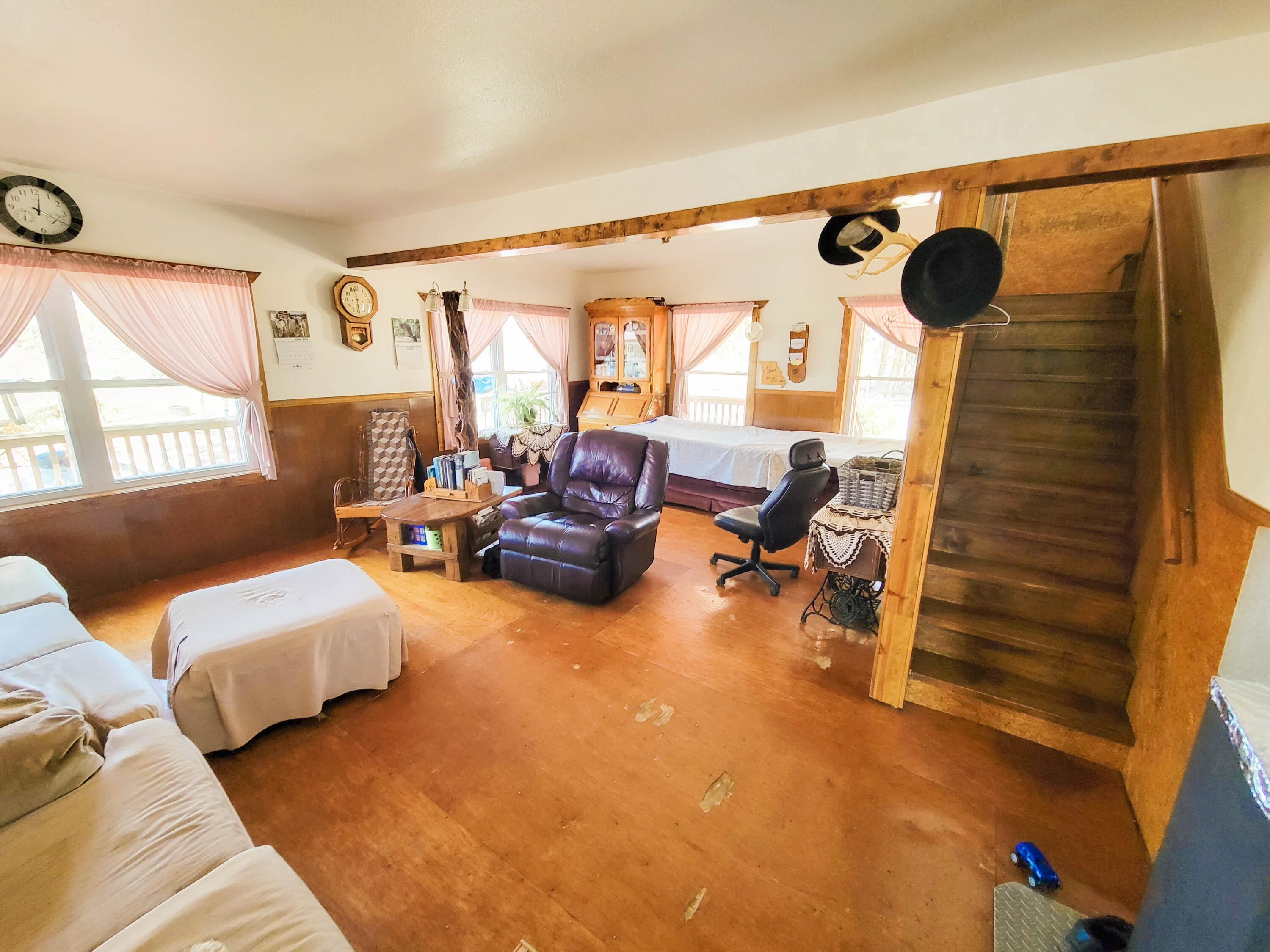 528 College Street Property Photo 46