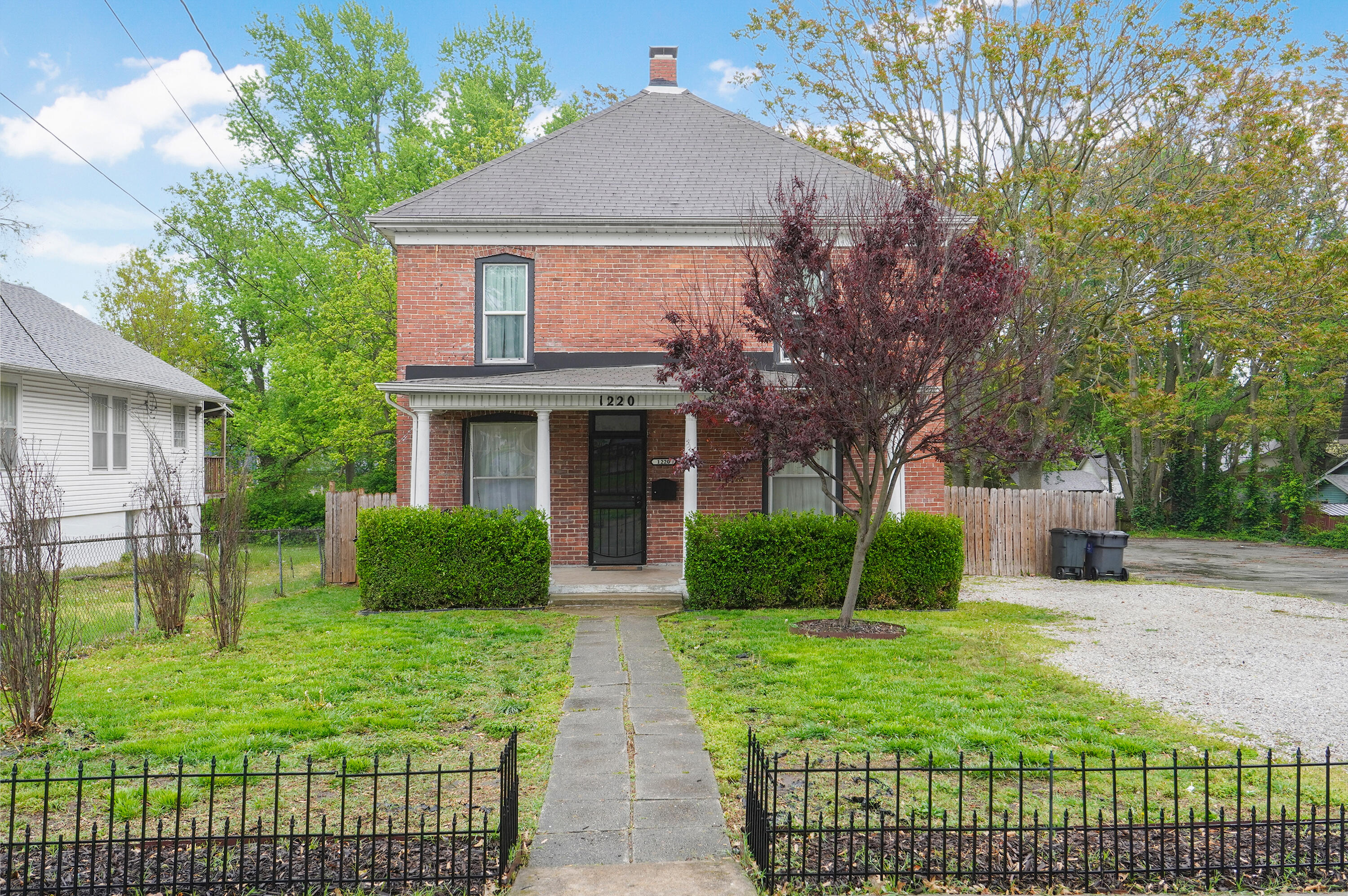 1220 North Broadway Avenue Property Photo 1