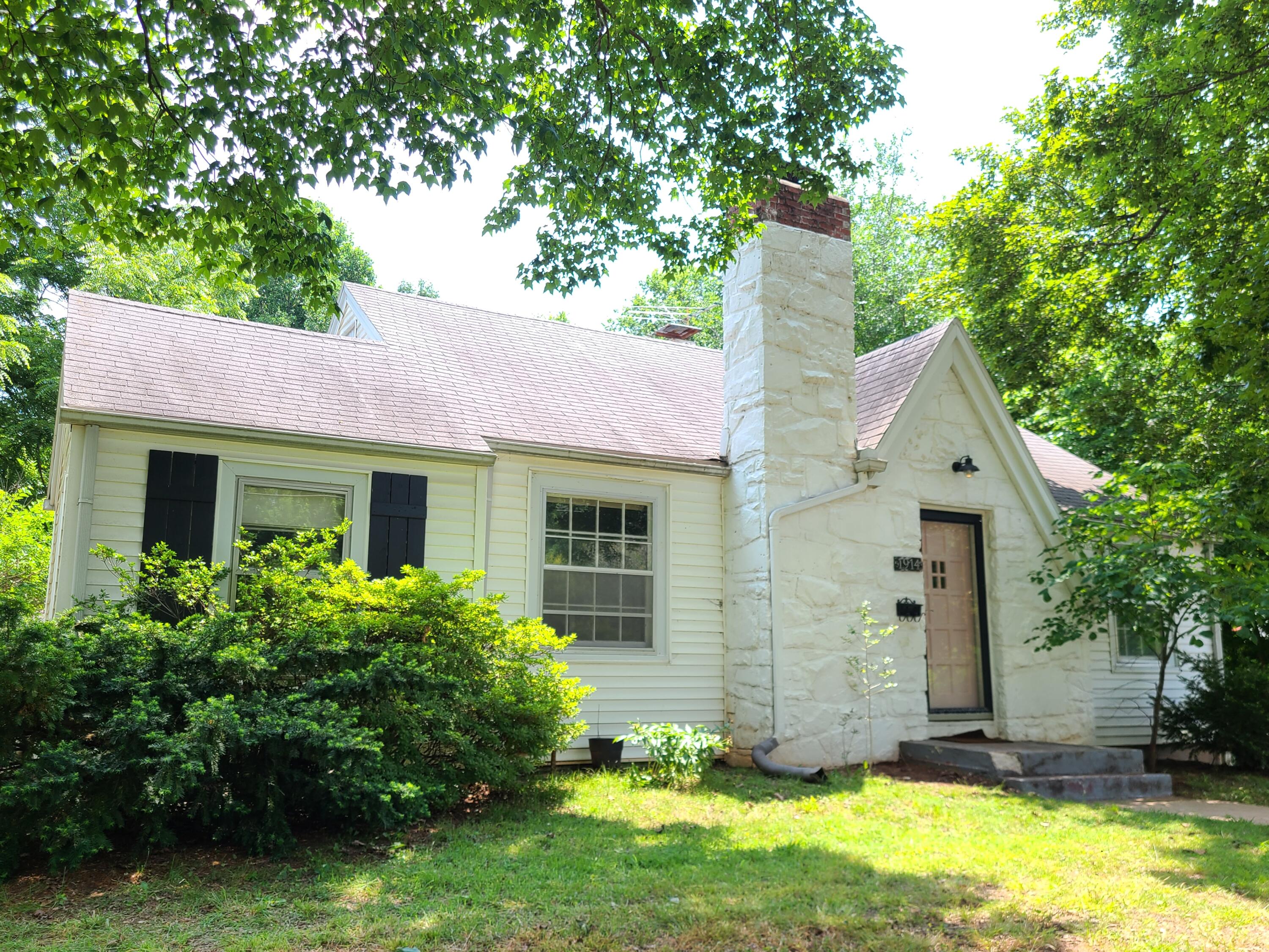 1914 South Jefferson Avenue Property Photo 1