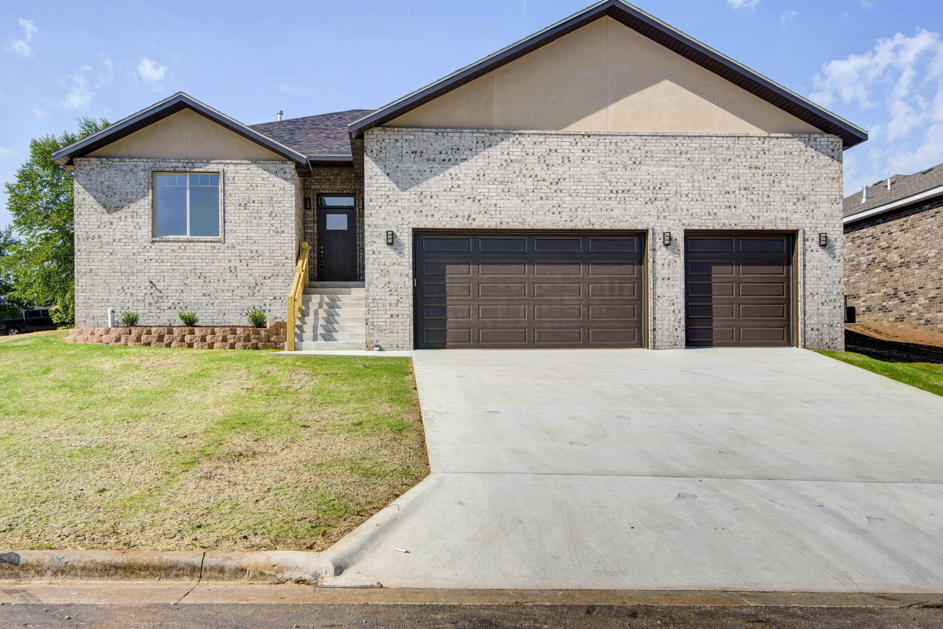 794 East Crystal Avenue Property Photo 1