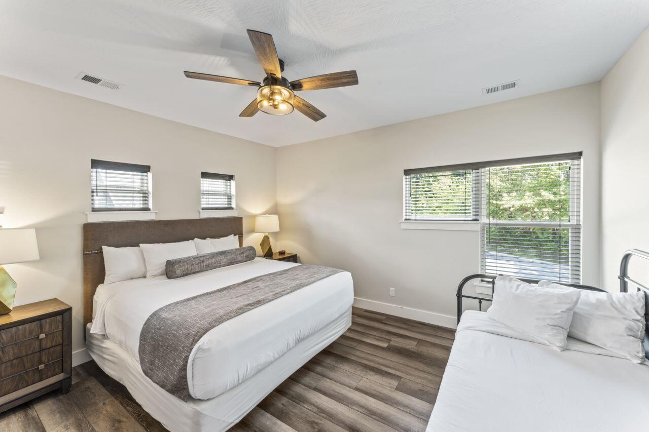 2600 Green Mountain Drive Property Photo 40