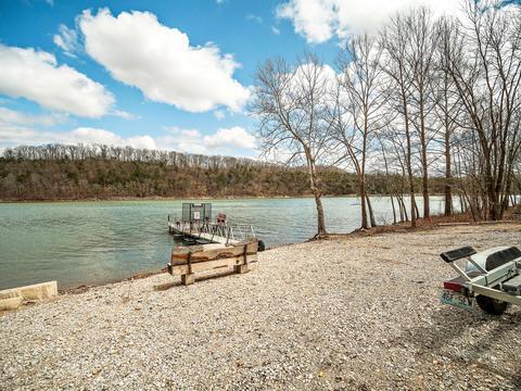 292 Walnut Springs Drive Property Photo 4