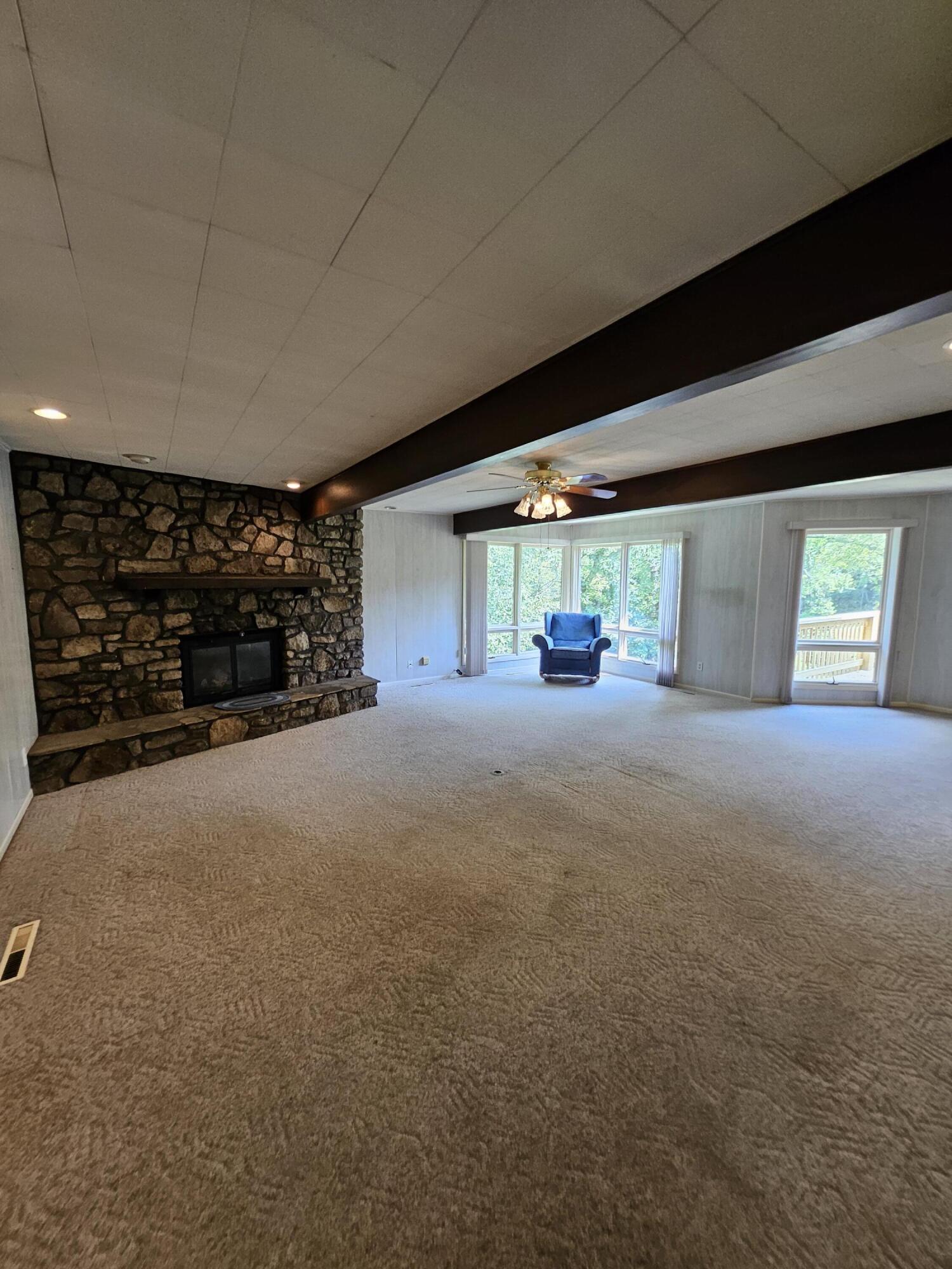 101 Secluded Ln Property Photo 5
