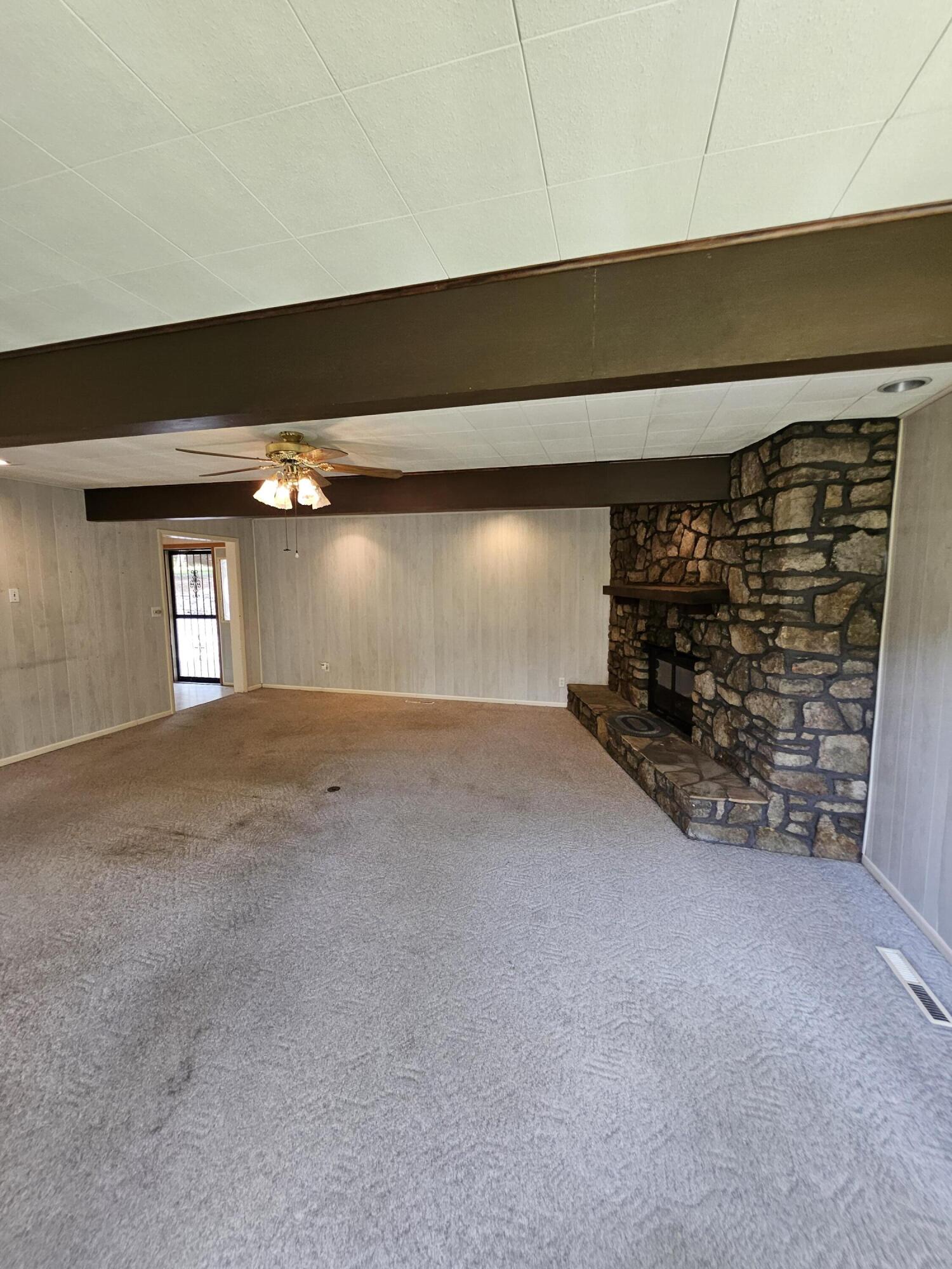 101 Secluded Ln Property Photo 7