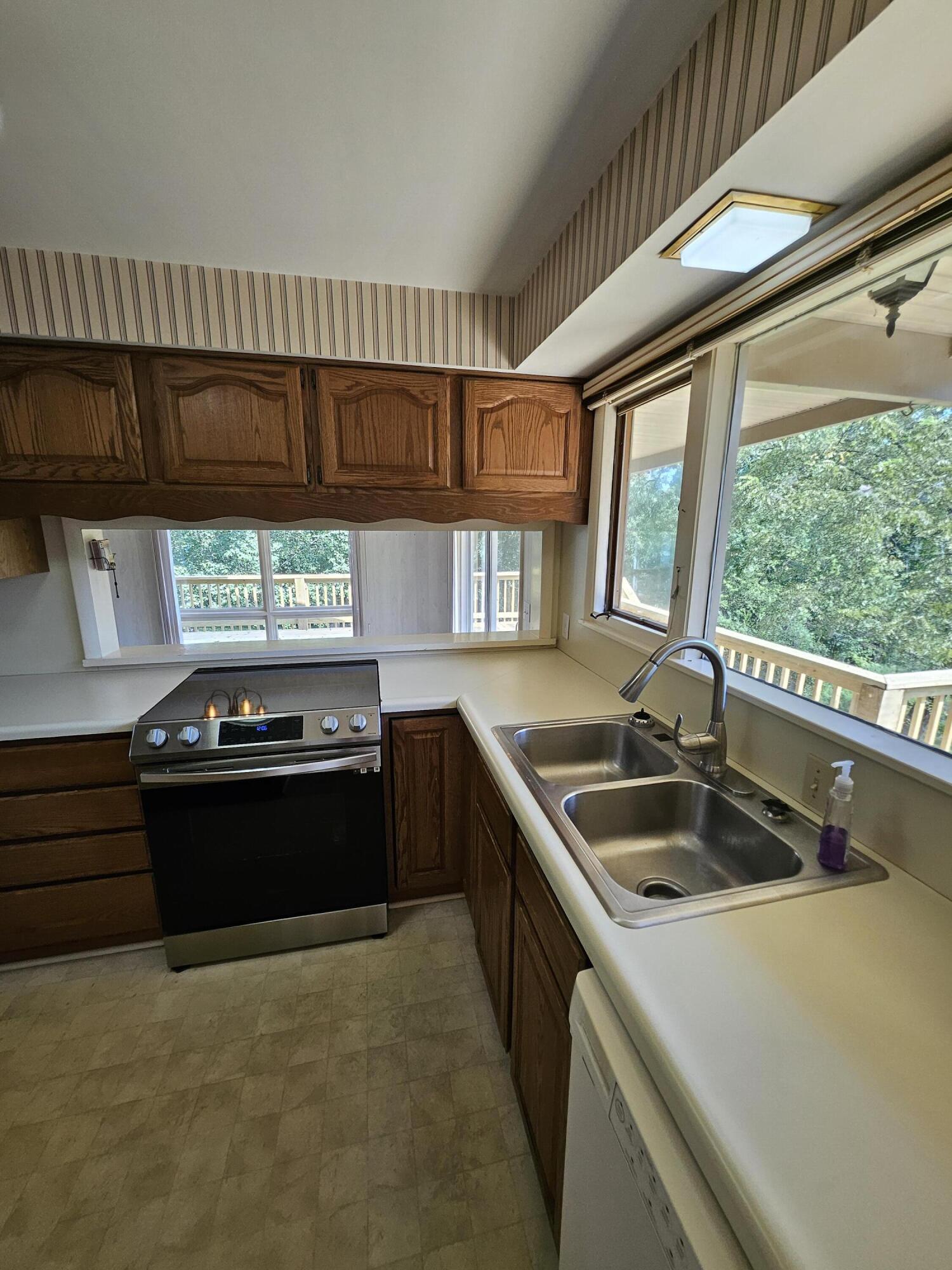 101 Secluded Ln Property Photo 11