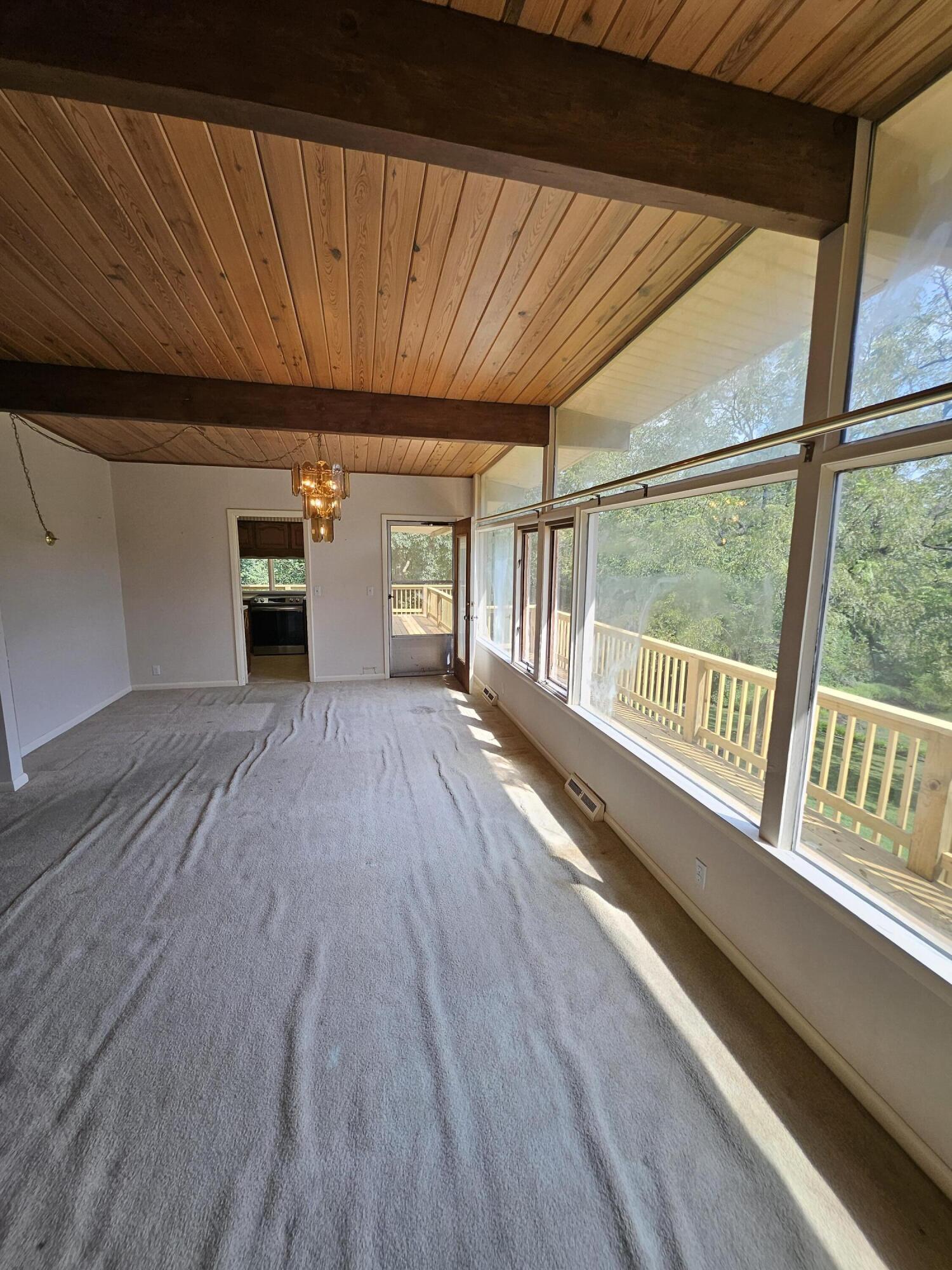 101 Secluded Ln Property Photo 15