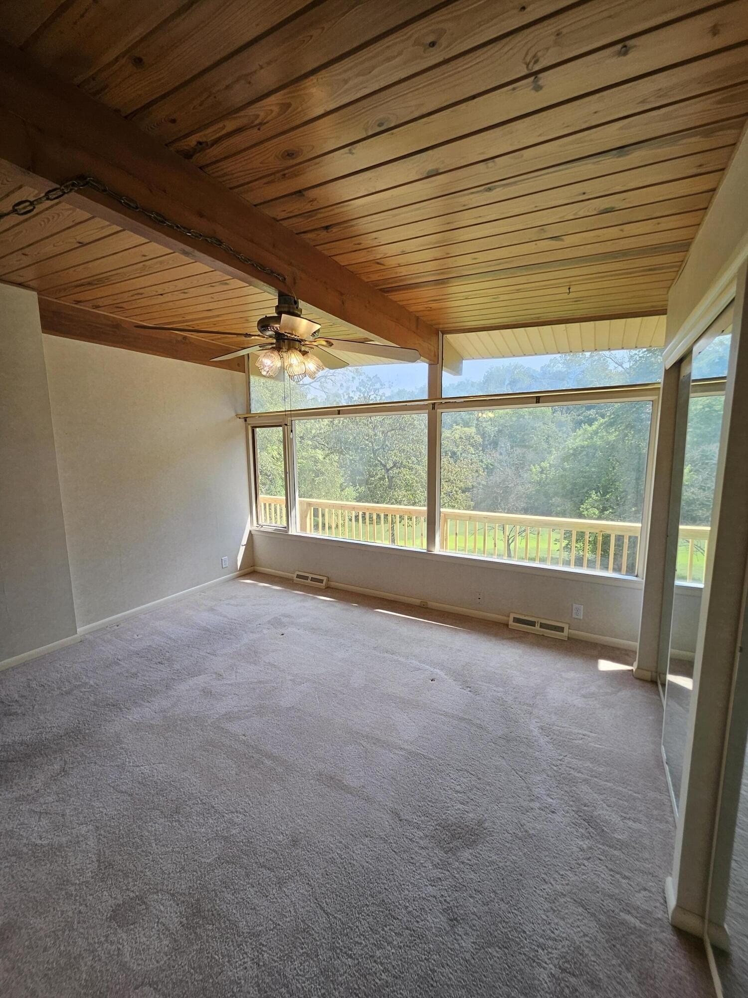 101 Secluded Ln Property Photo 18