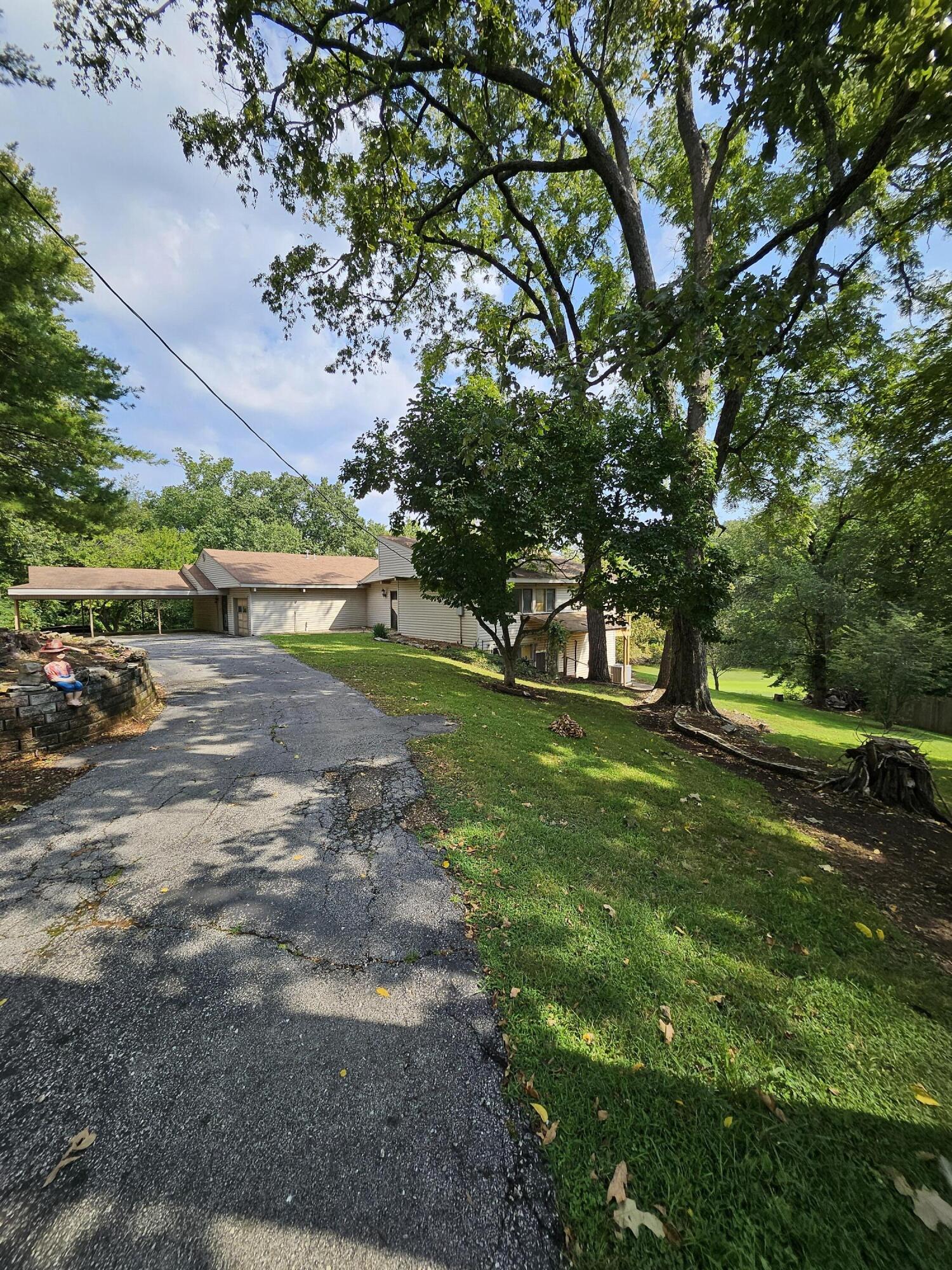 101 Secluded Ln Property Photo 44