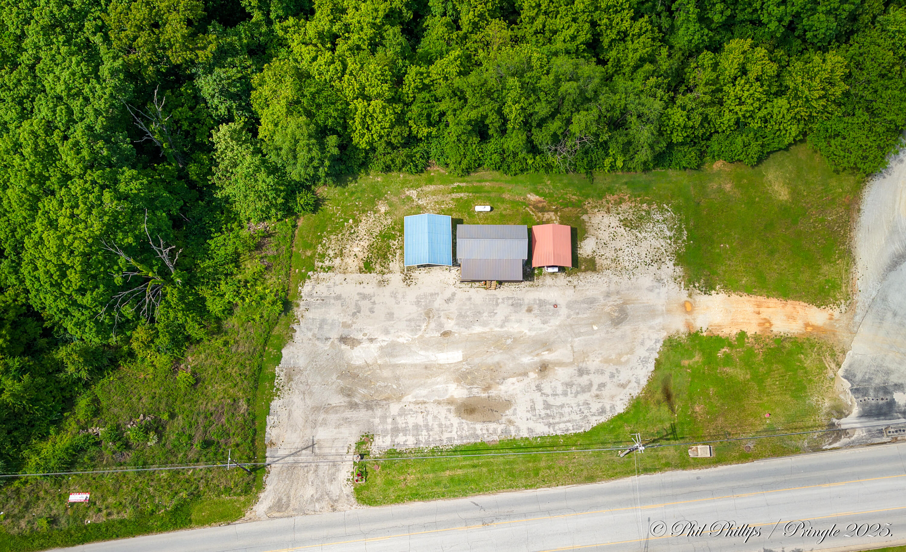 959 Preacher Roe Boulevard Property Photo 3