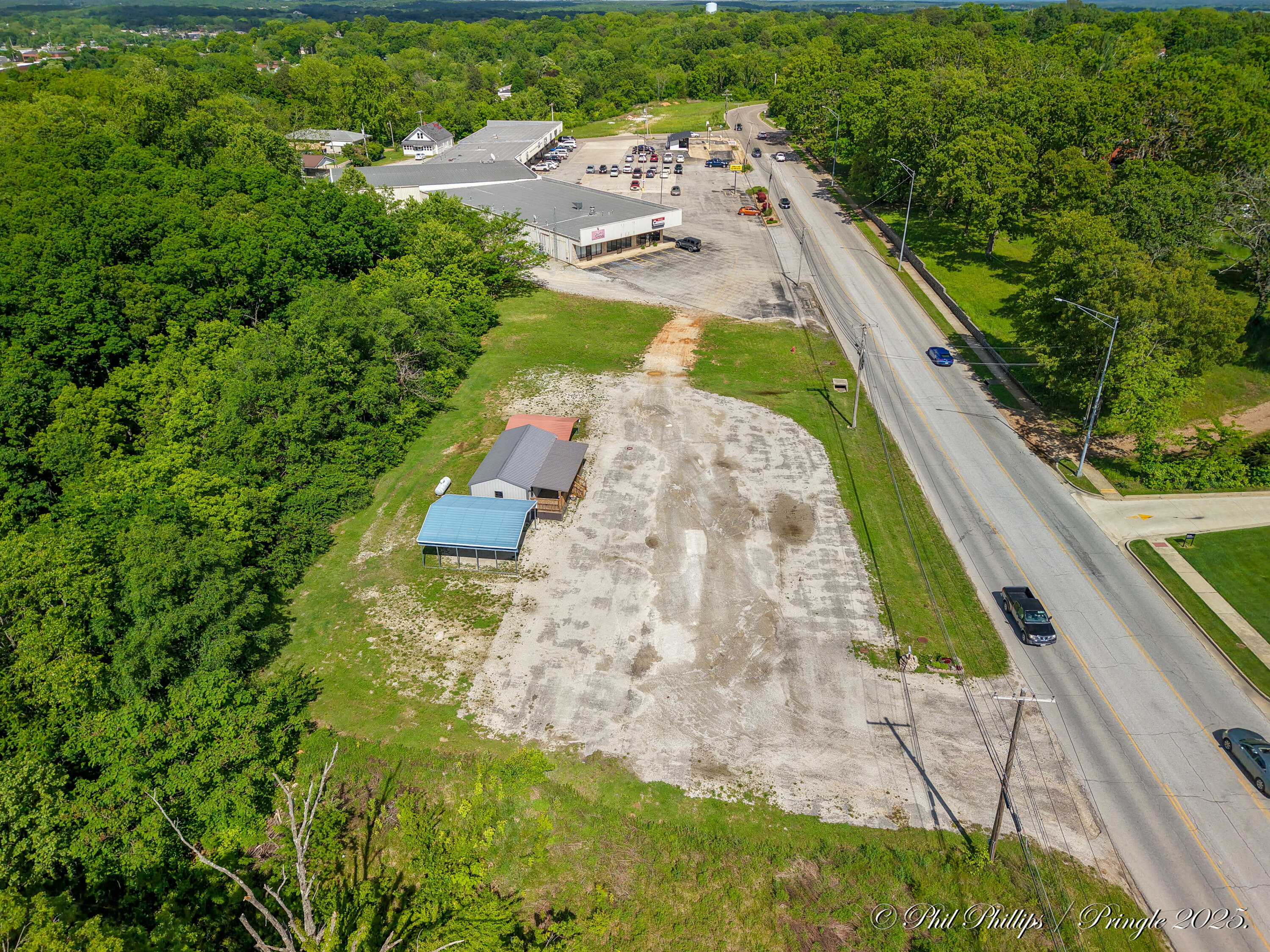 959 Preacher Roe Boulevard Property Photo 6