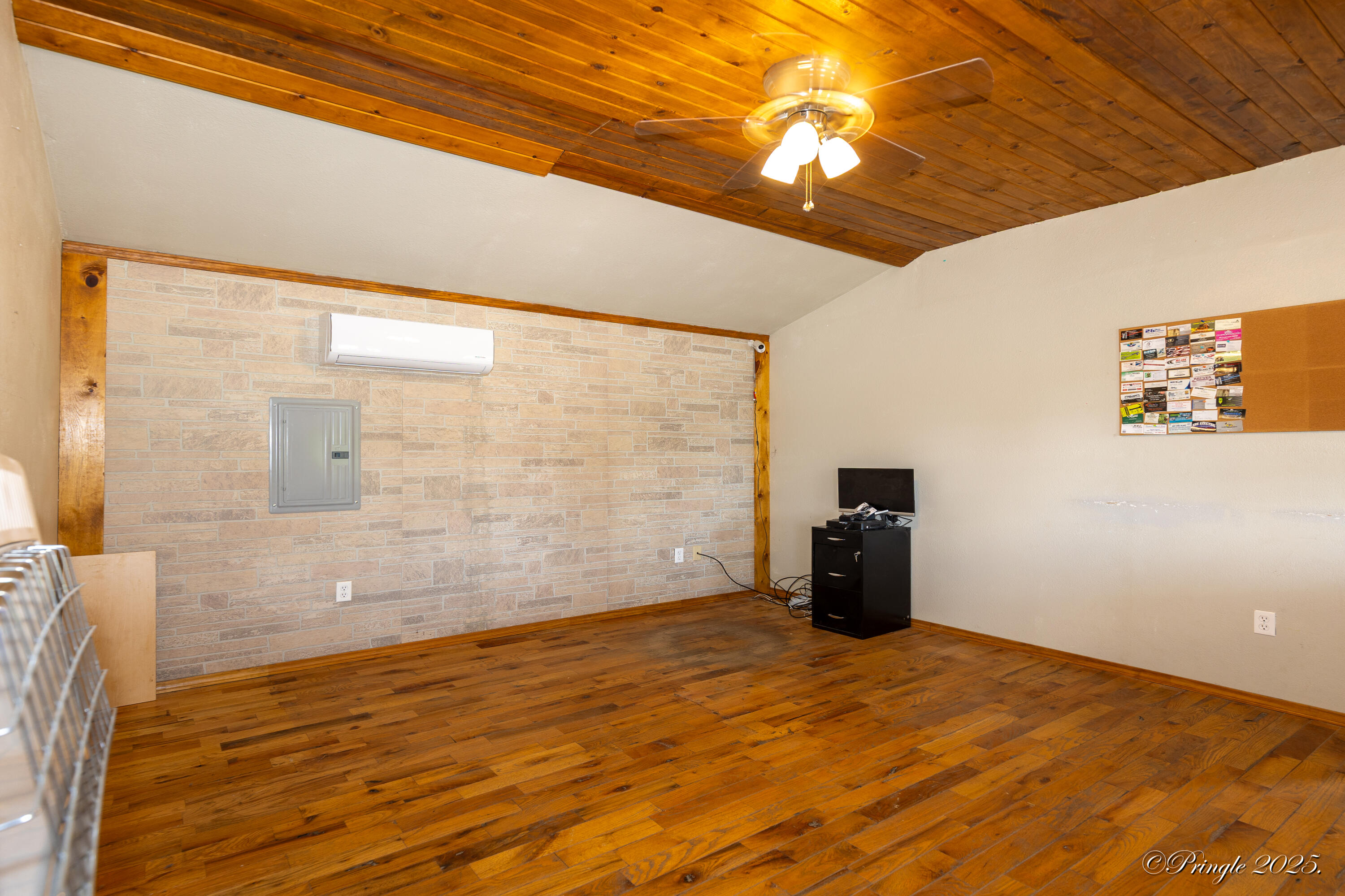 959 Preacher Roe Boulevard Property Photo 13