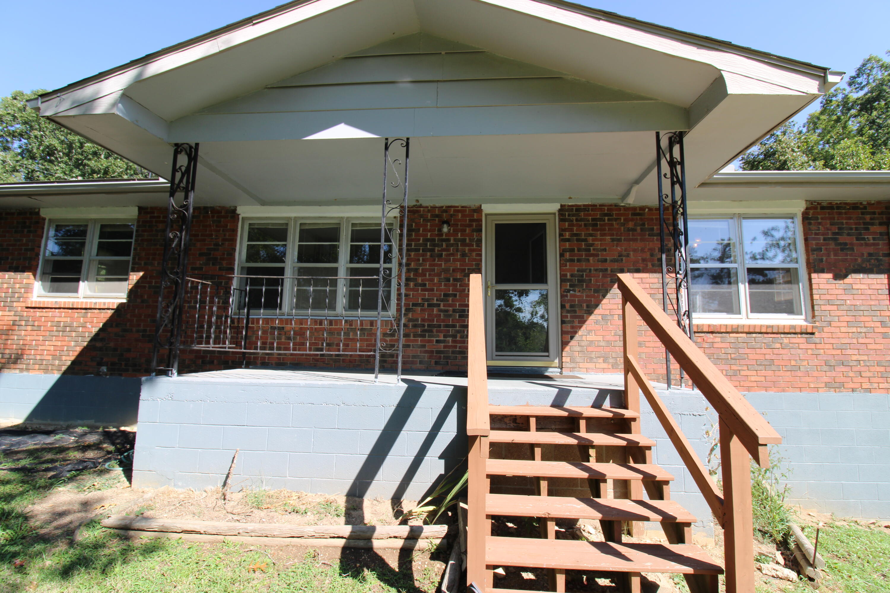 16433 Forrest Drive Property Photo 5