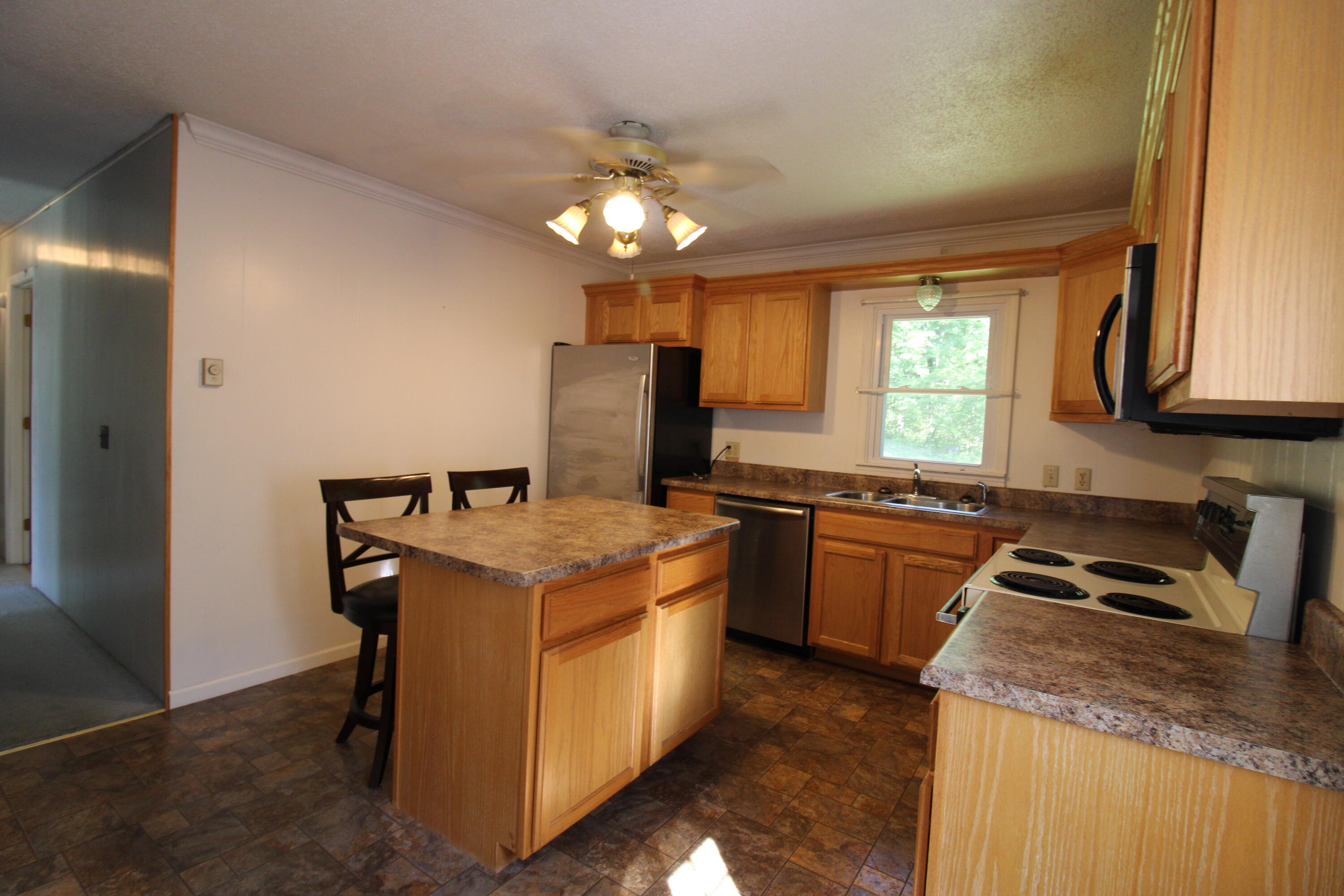 16433 Forrest Drive Property Photo 10