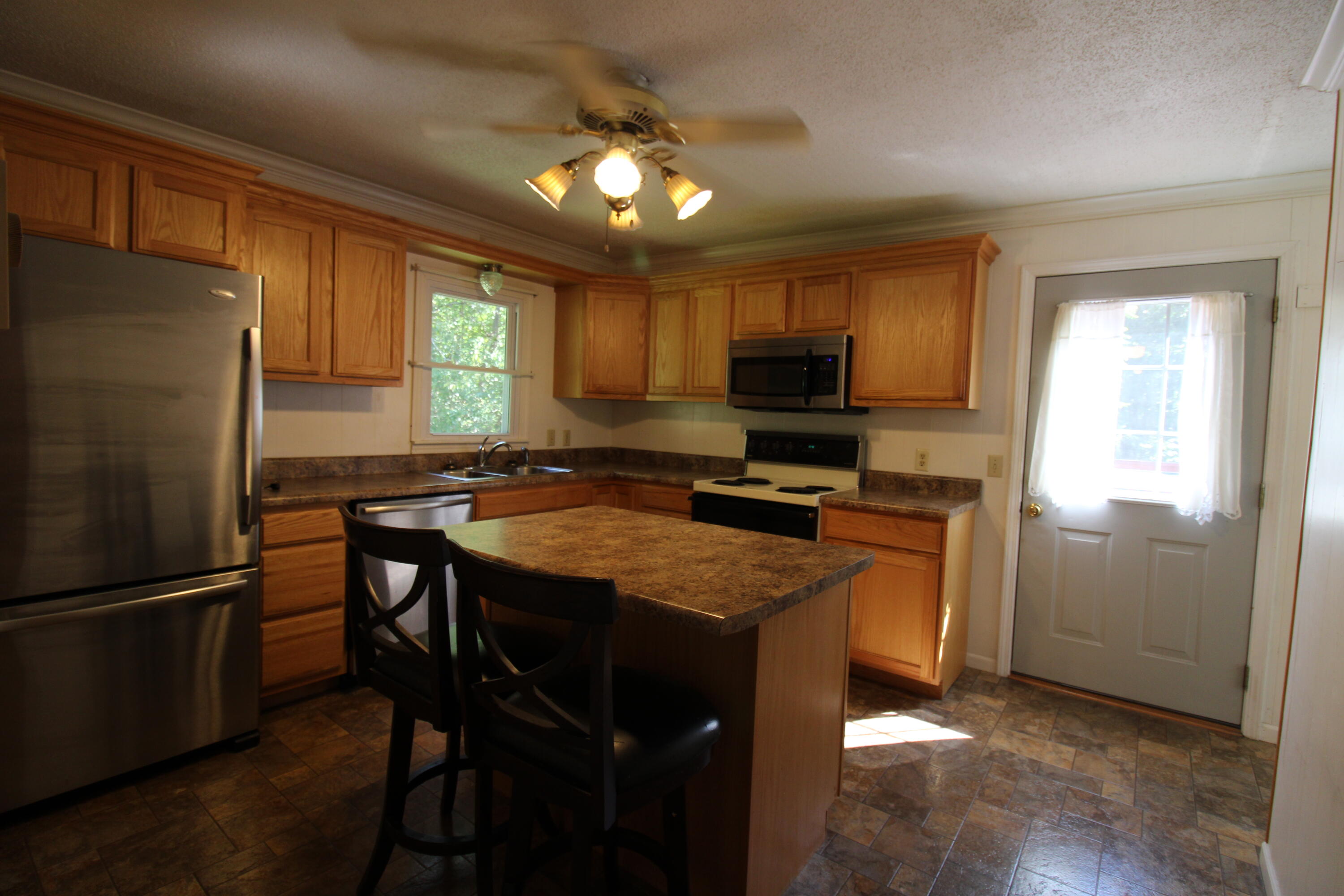 16433 Forrest Drive Property Photo 11