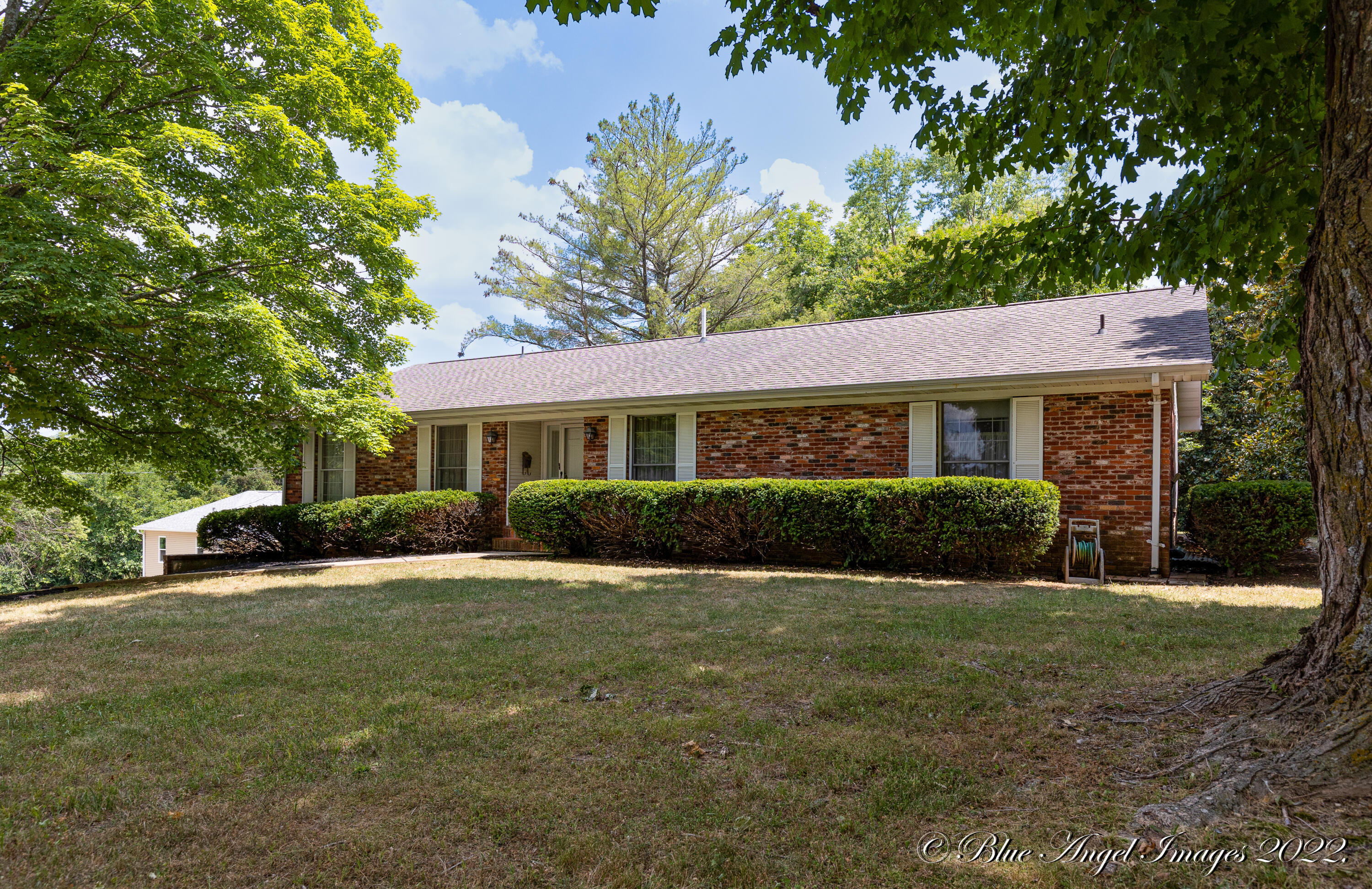 1326 West Broadway Street Property Photo 6