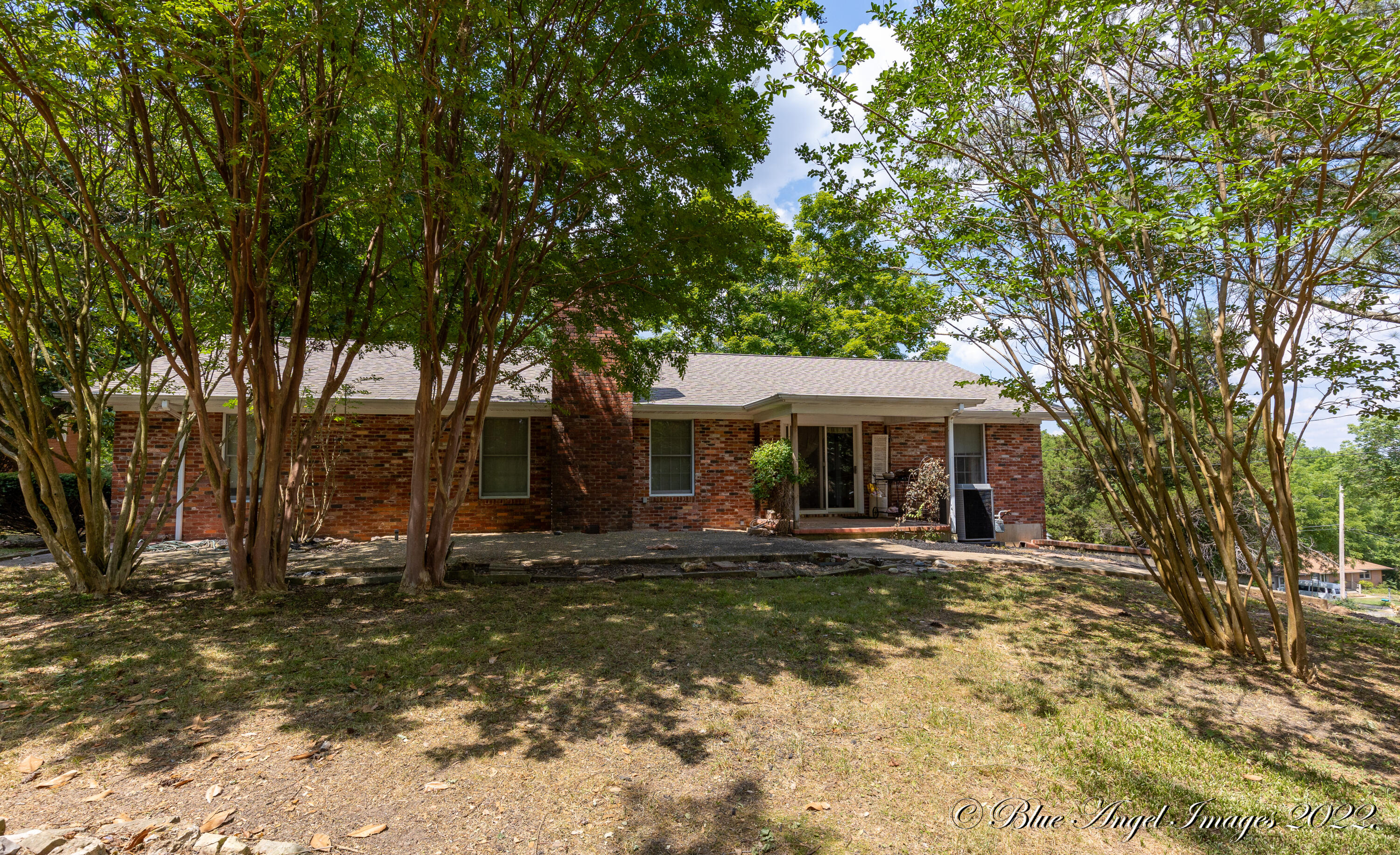 1326 West Broadway Street Property Photo 8