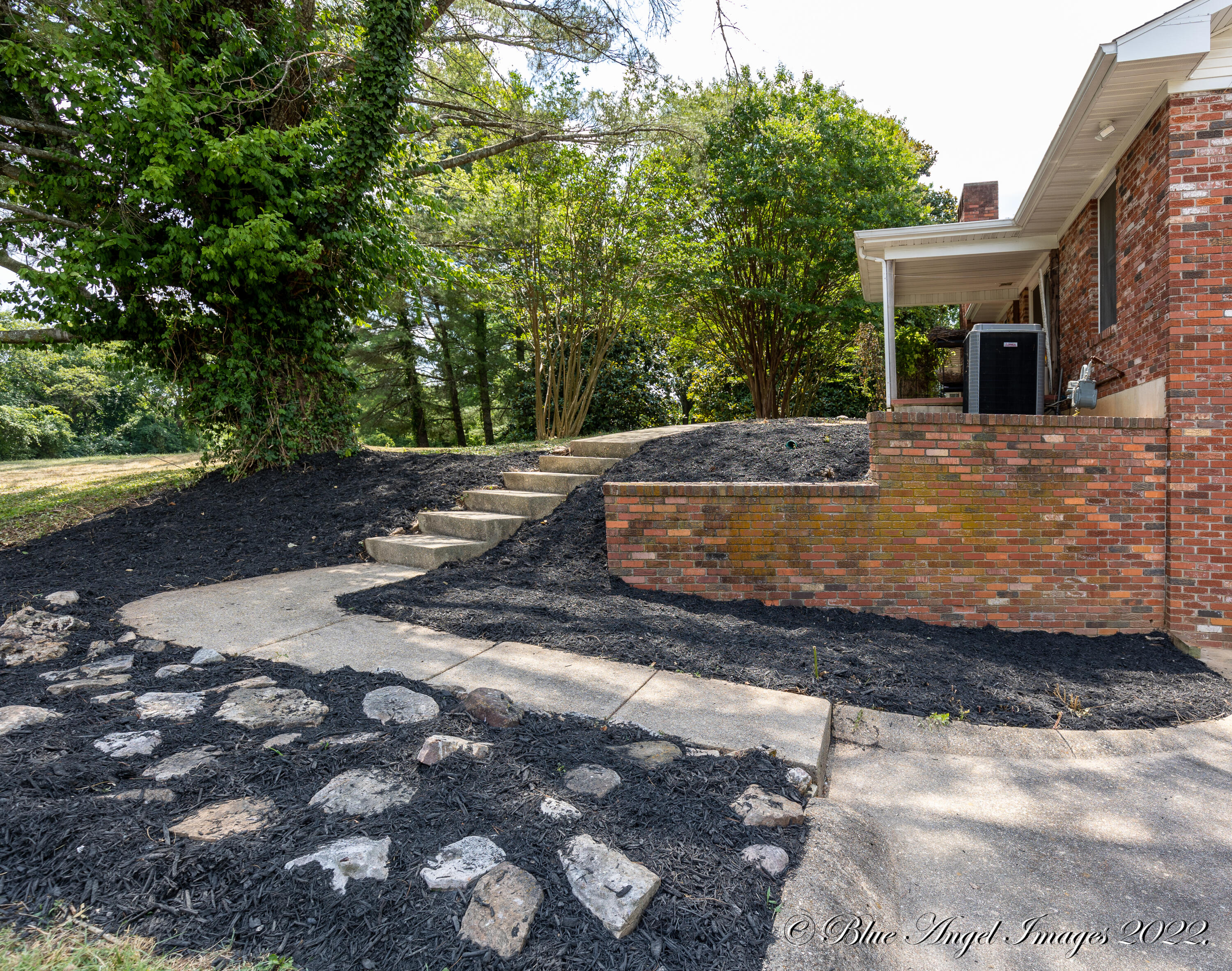 1326 West Broadway Street Property Photo 11