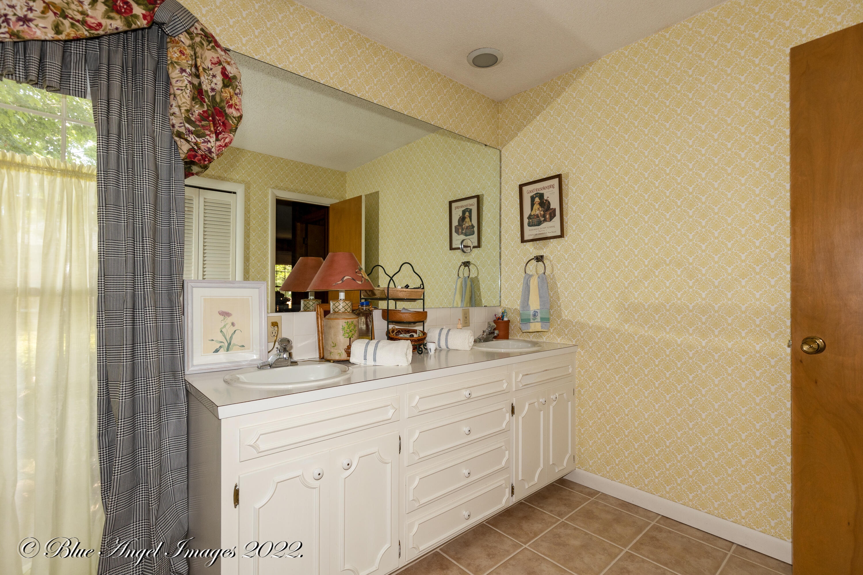 1326 West Broadway Street Property Photo 22