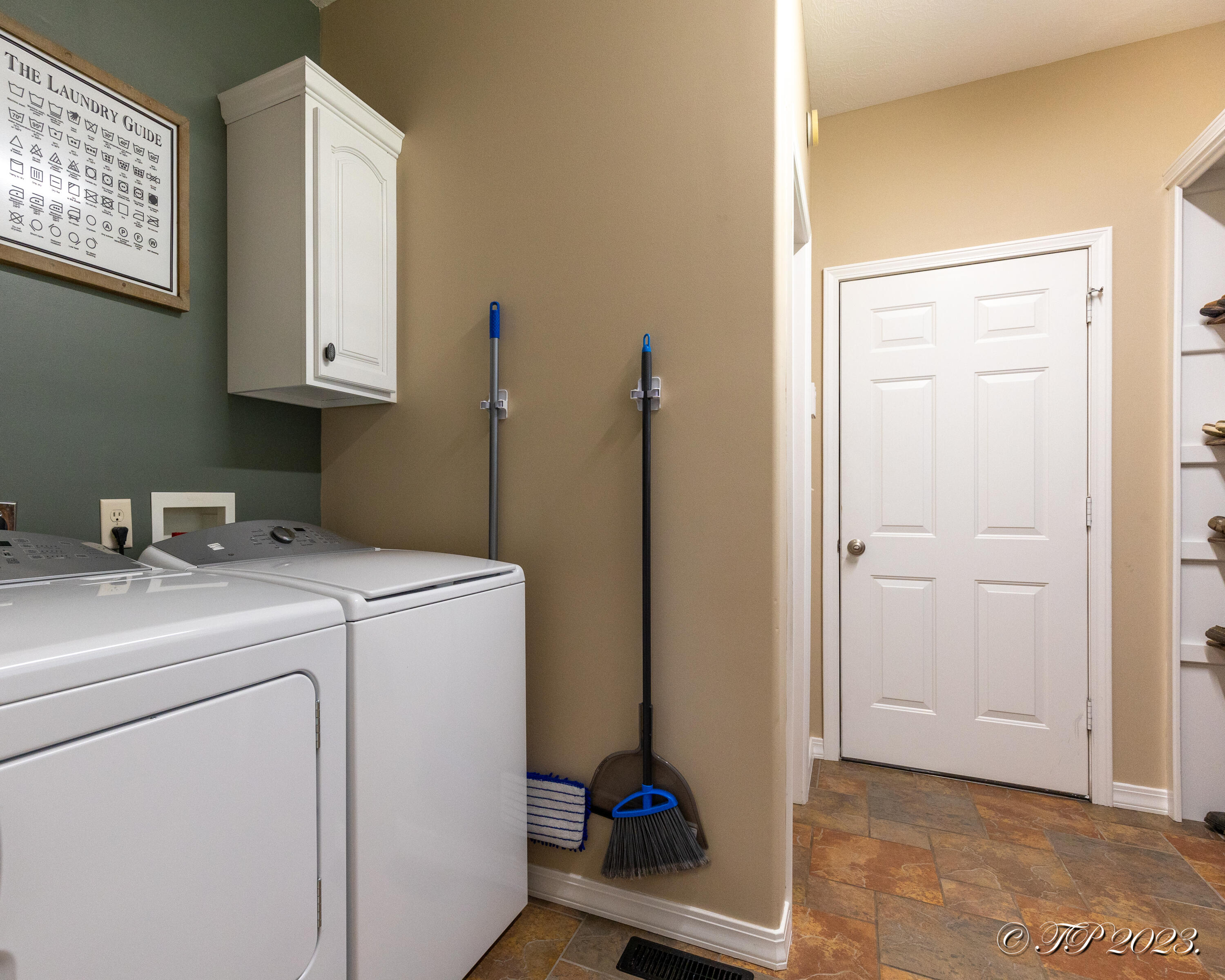 408 Remington Drive Property Photo 18