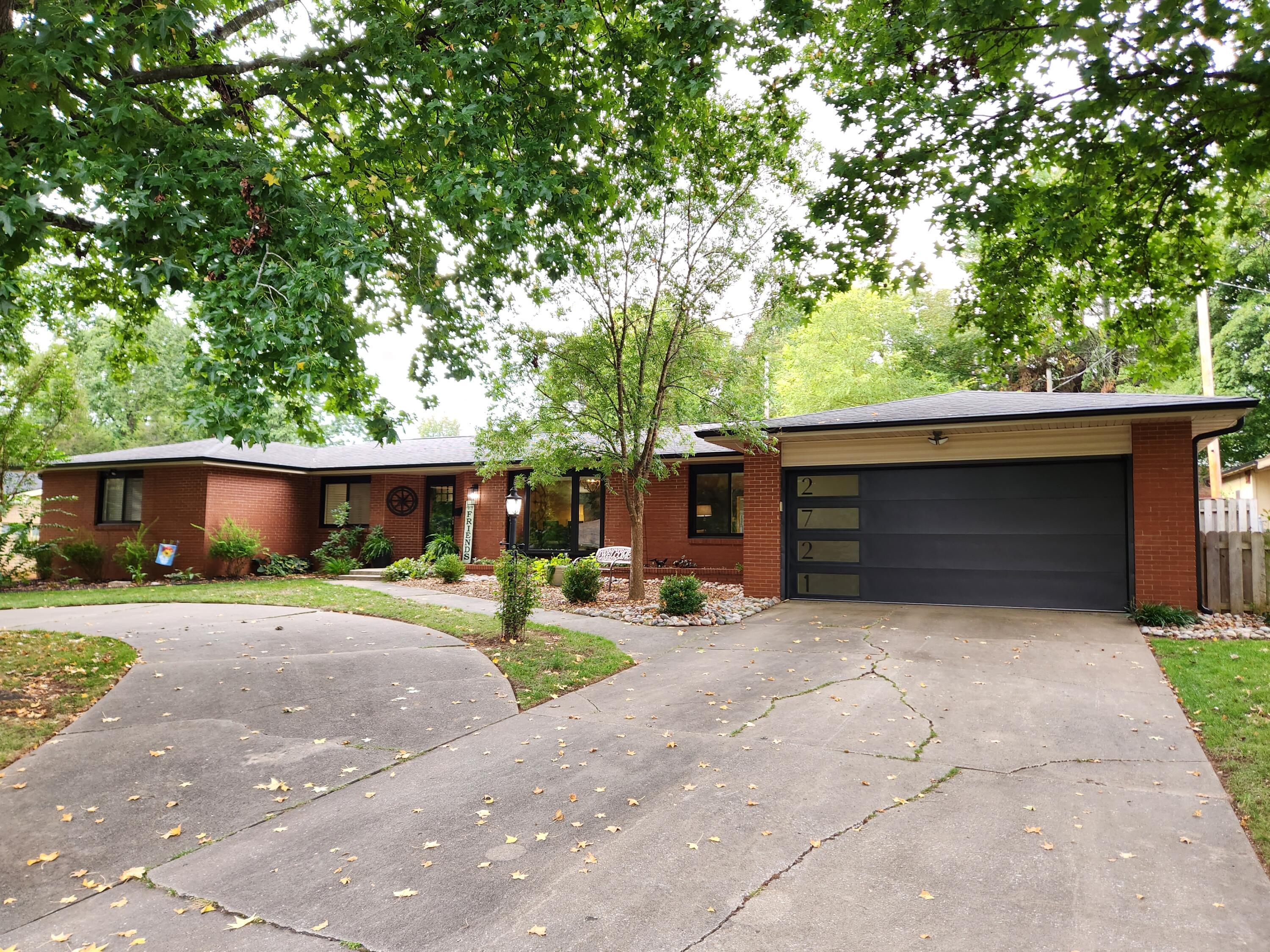 2721 South Glendale Avenue Property Photo 1