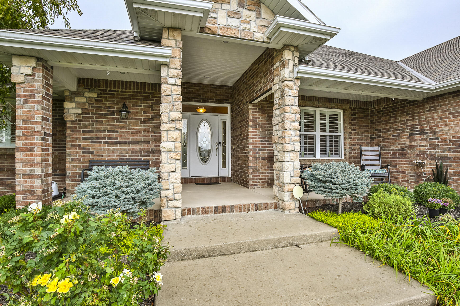 605 Meadowgate Drive Property Photo 2