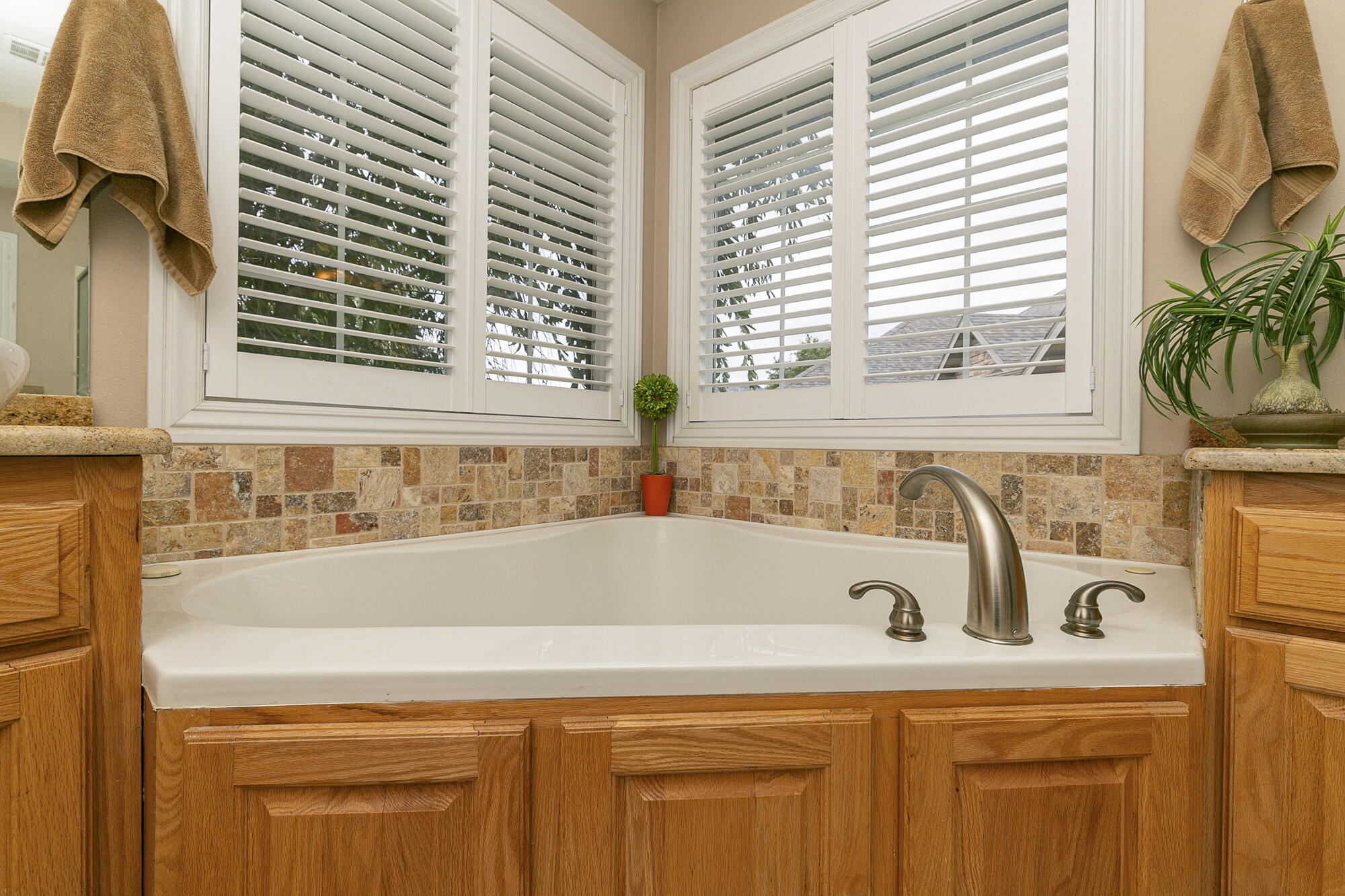 605 Meadowgate Drive Property Photo 21
