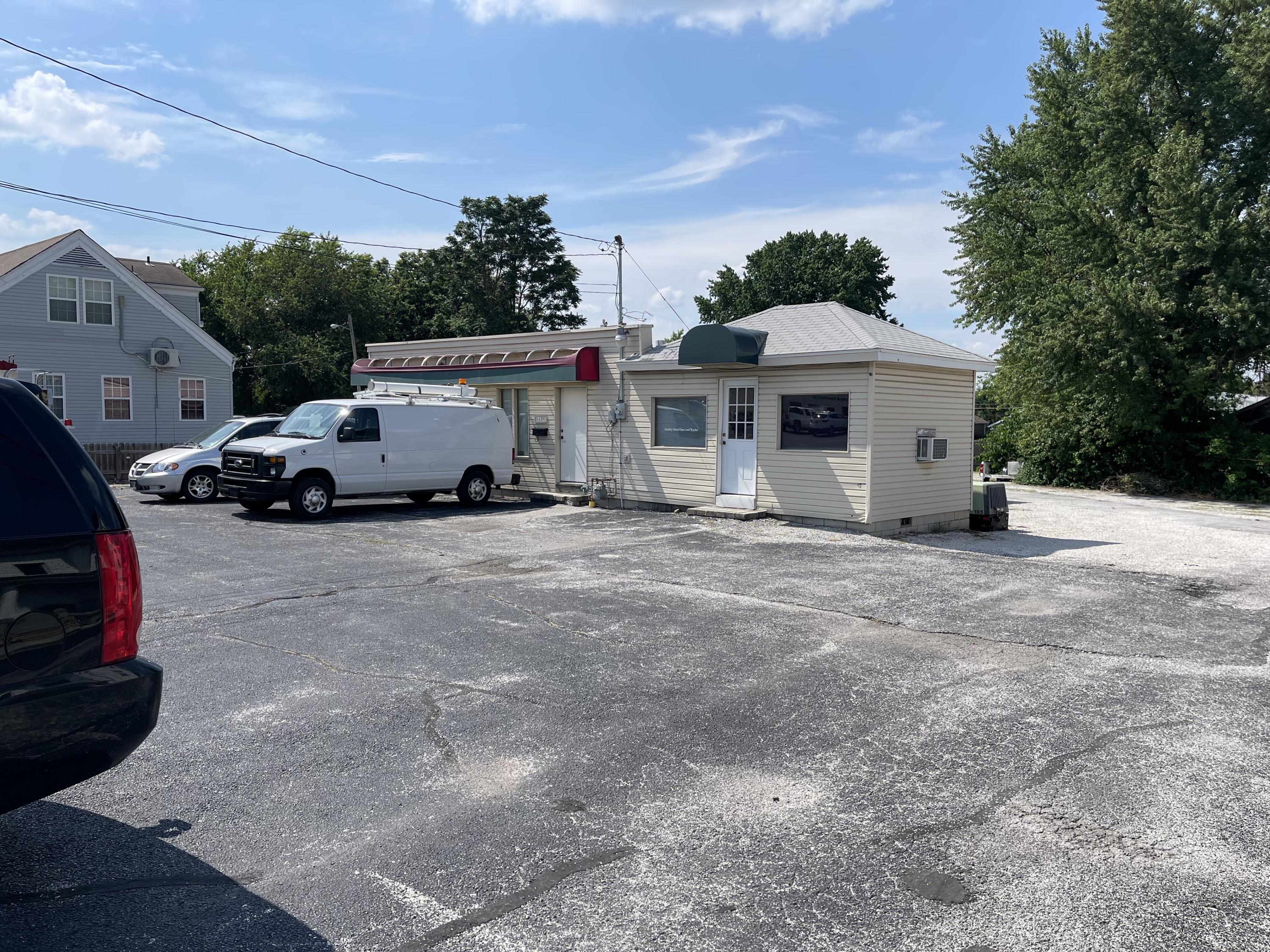 1629 East St Louis Street Property Photo 1