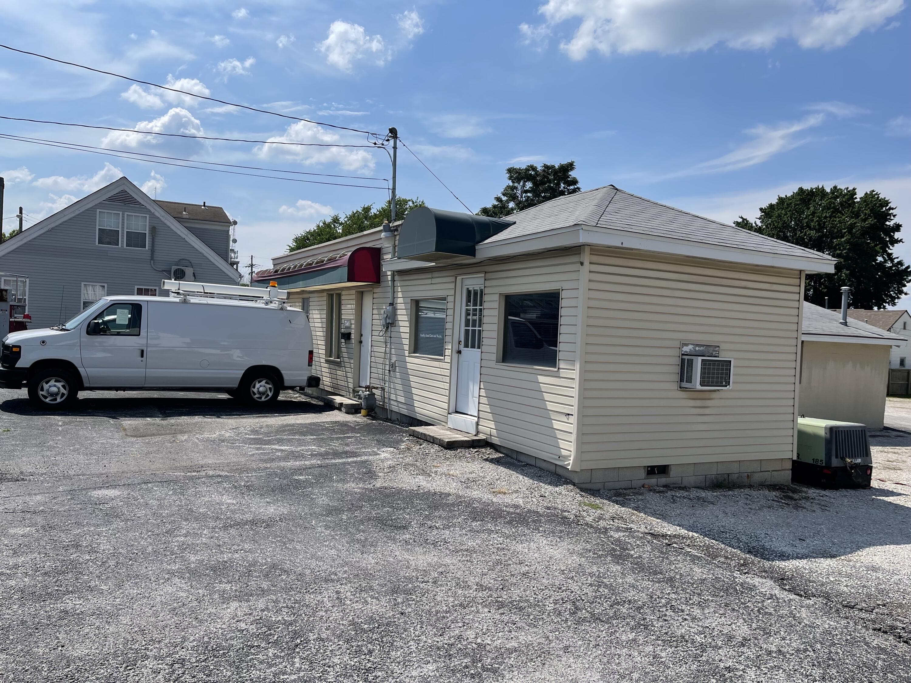 1629 East St Louis Street Property Photo 2