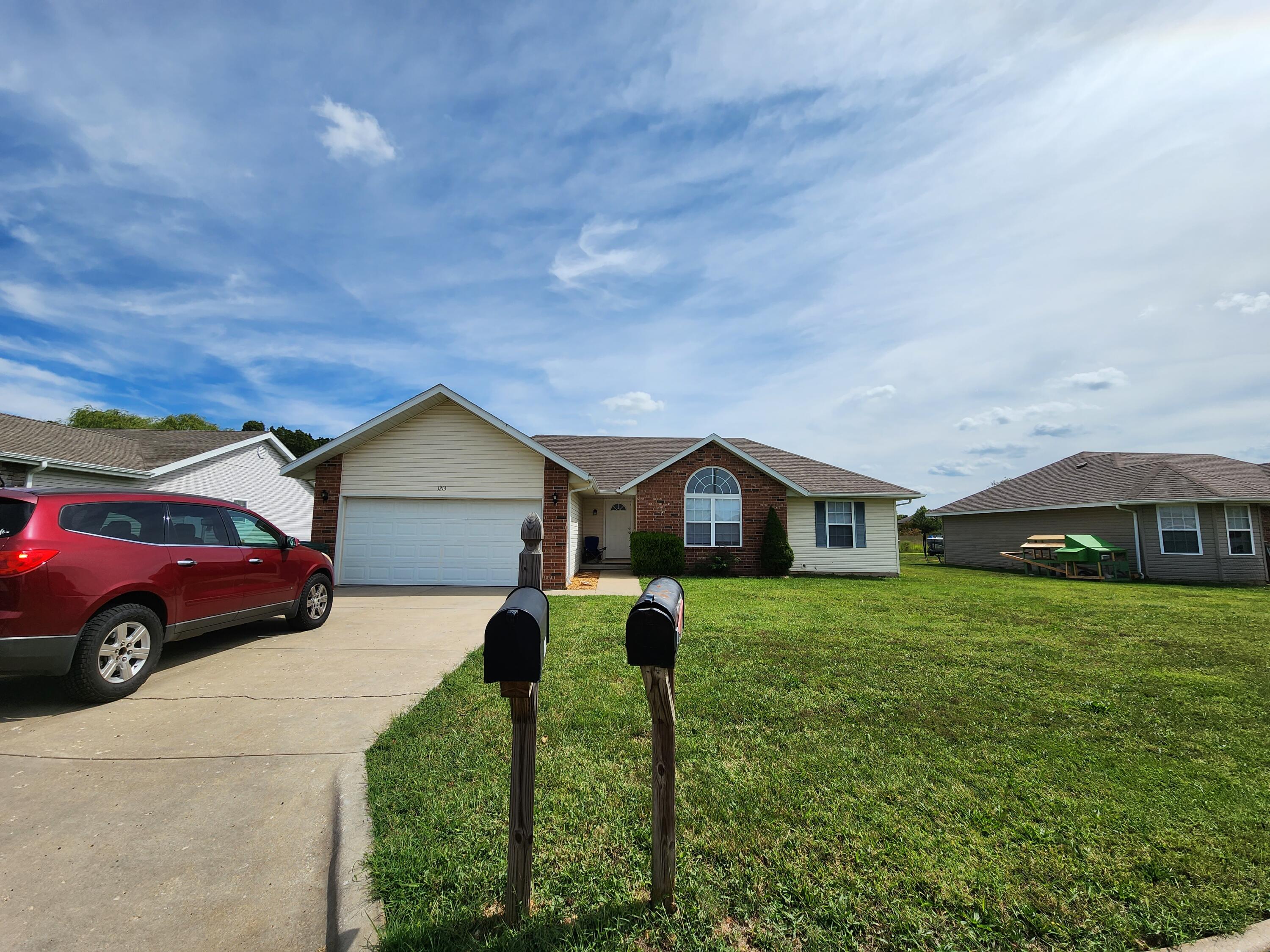1213 Woodland Property Photo 2