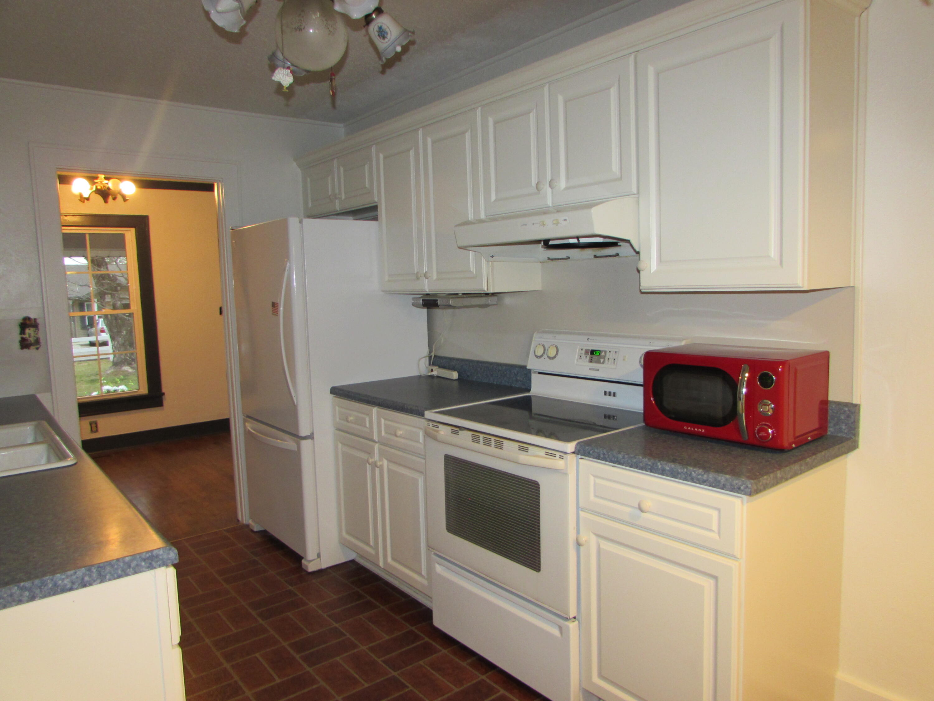 118 Allaman Ave Property Photo 6