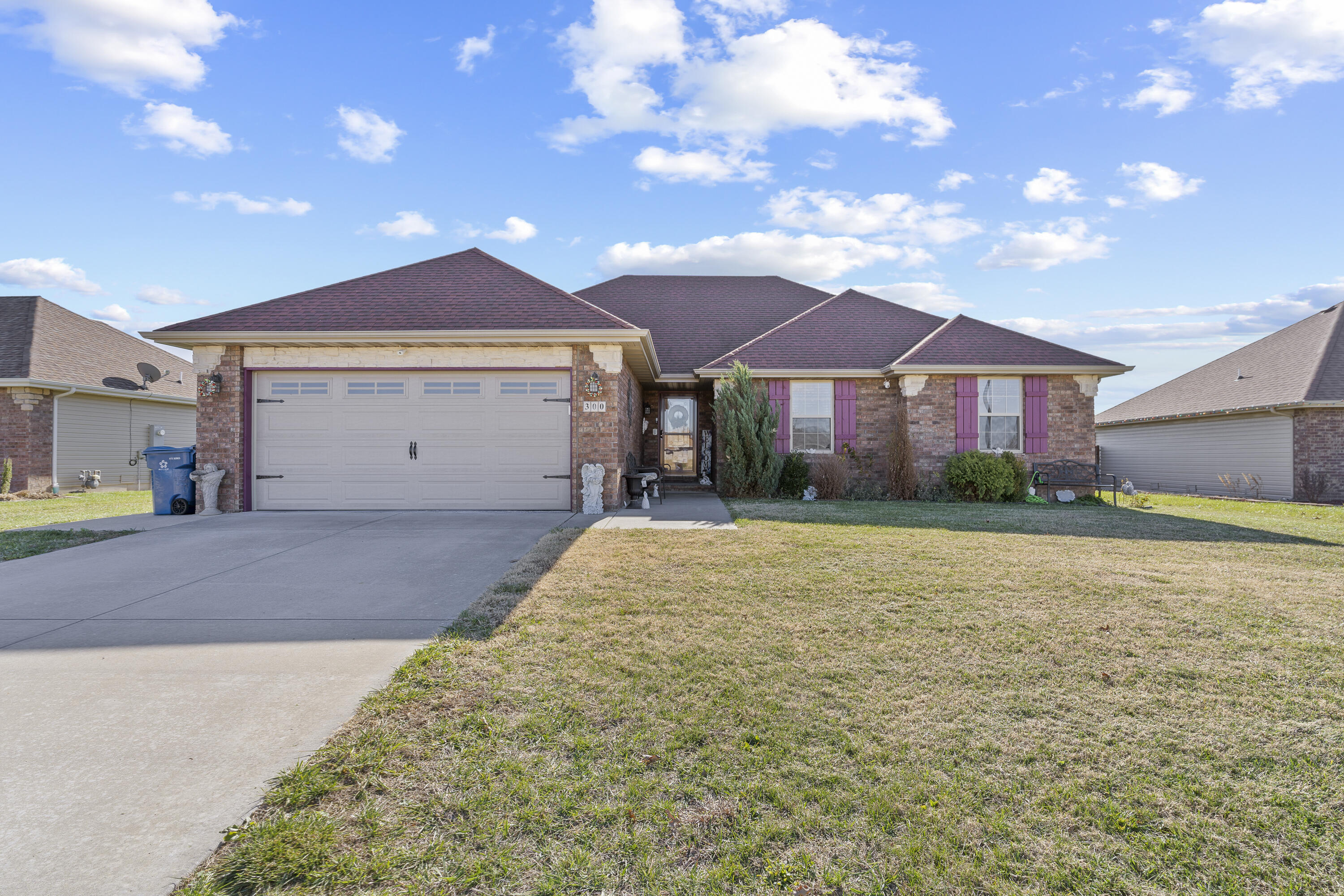 300 East Willow Street Property Photo 1