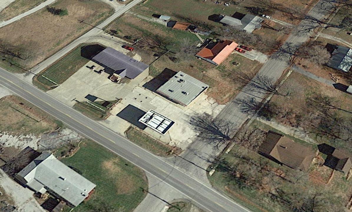 150 North Grand Avenue Avenue Property Photo 2