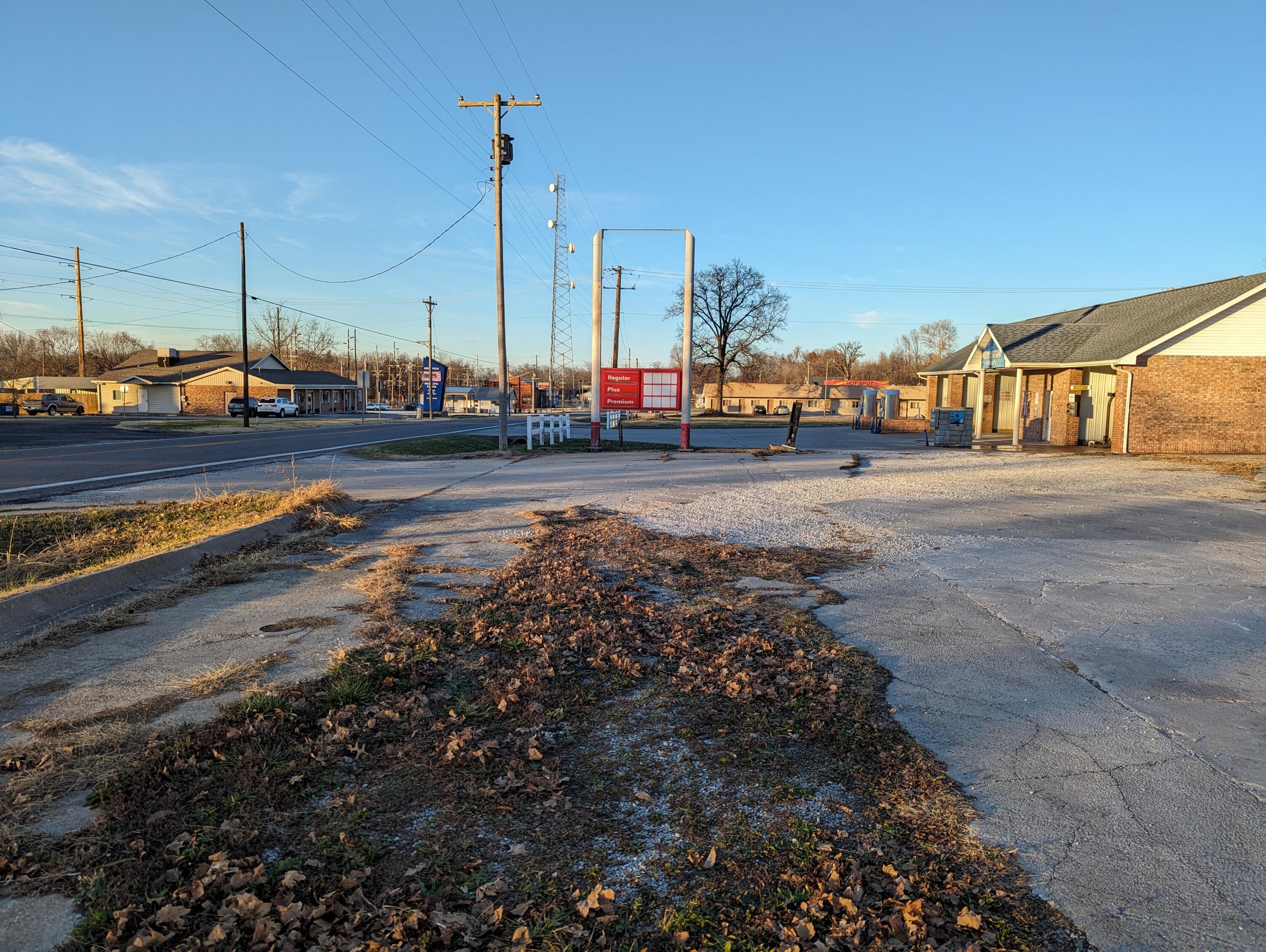 150 North Grand Avenue Avenue Property Photo 7