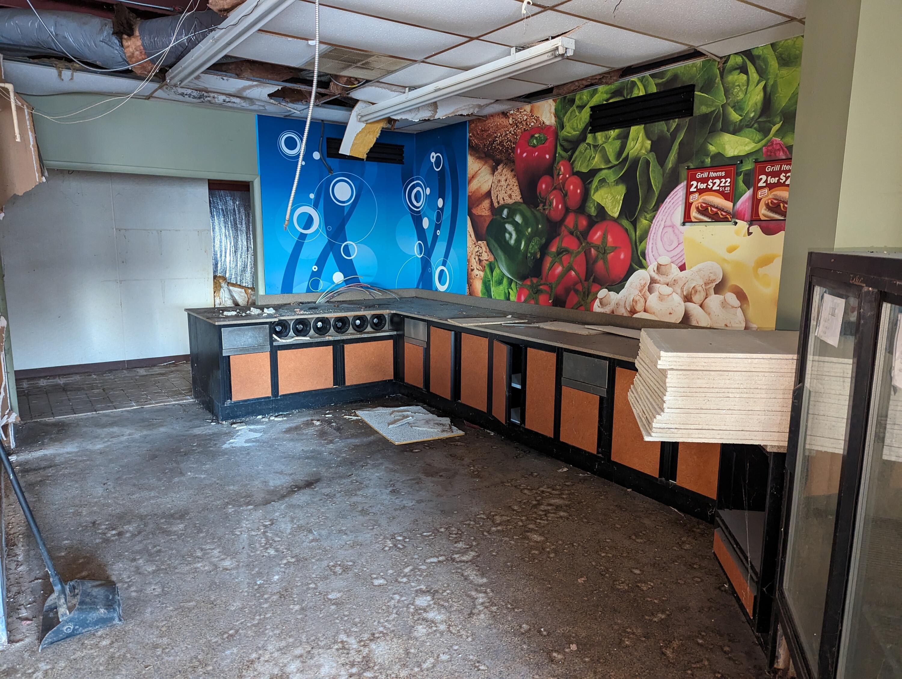 150 North Grand Avenue Avenue Property Photo 8