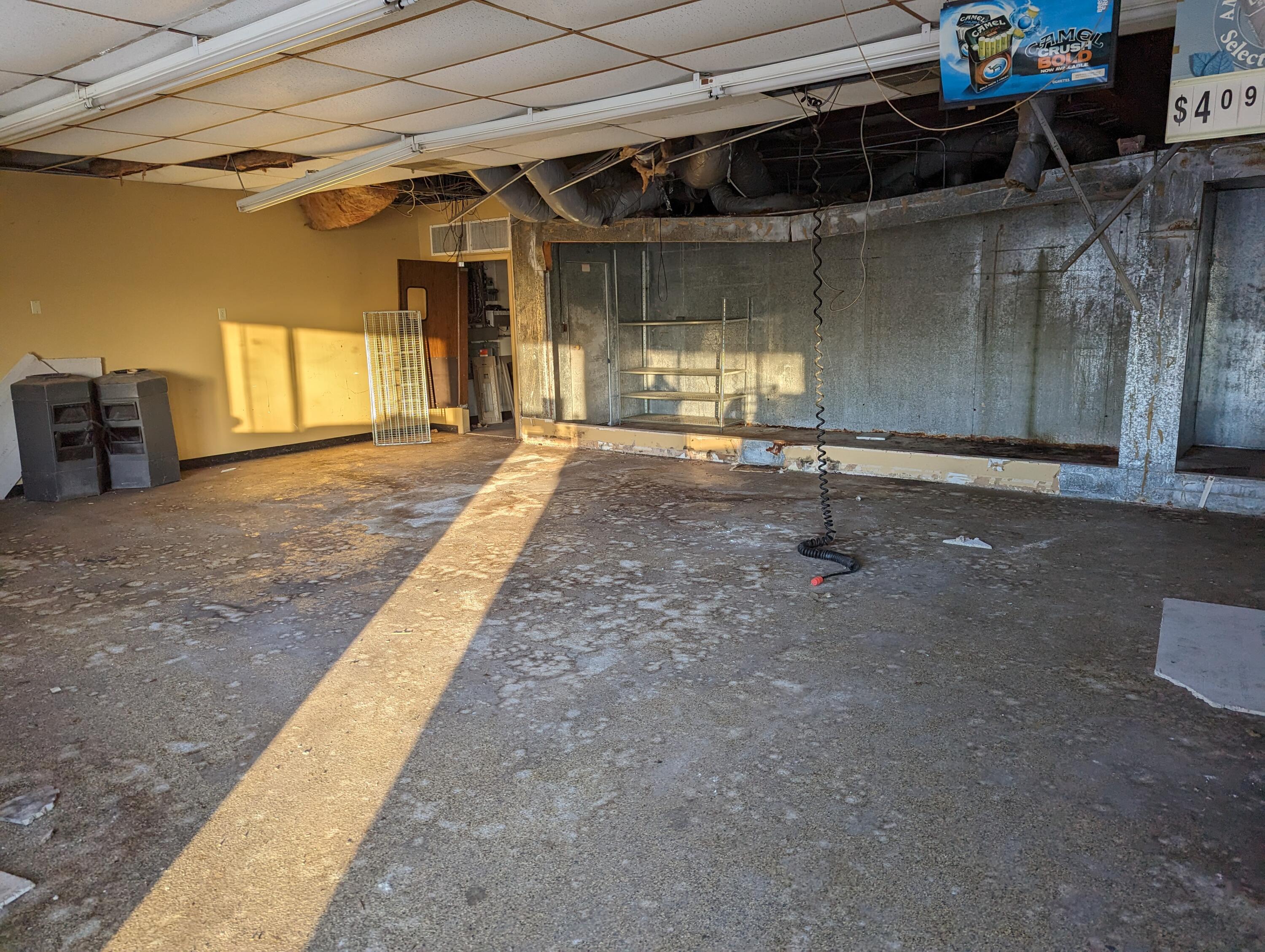 150 North Grand Avenue Avenue Property Photo 10