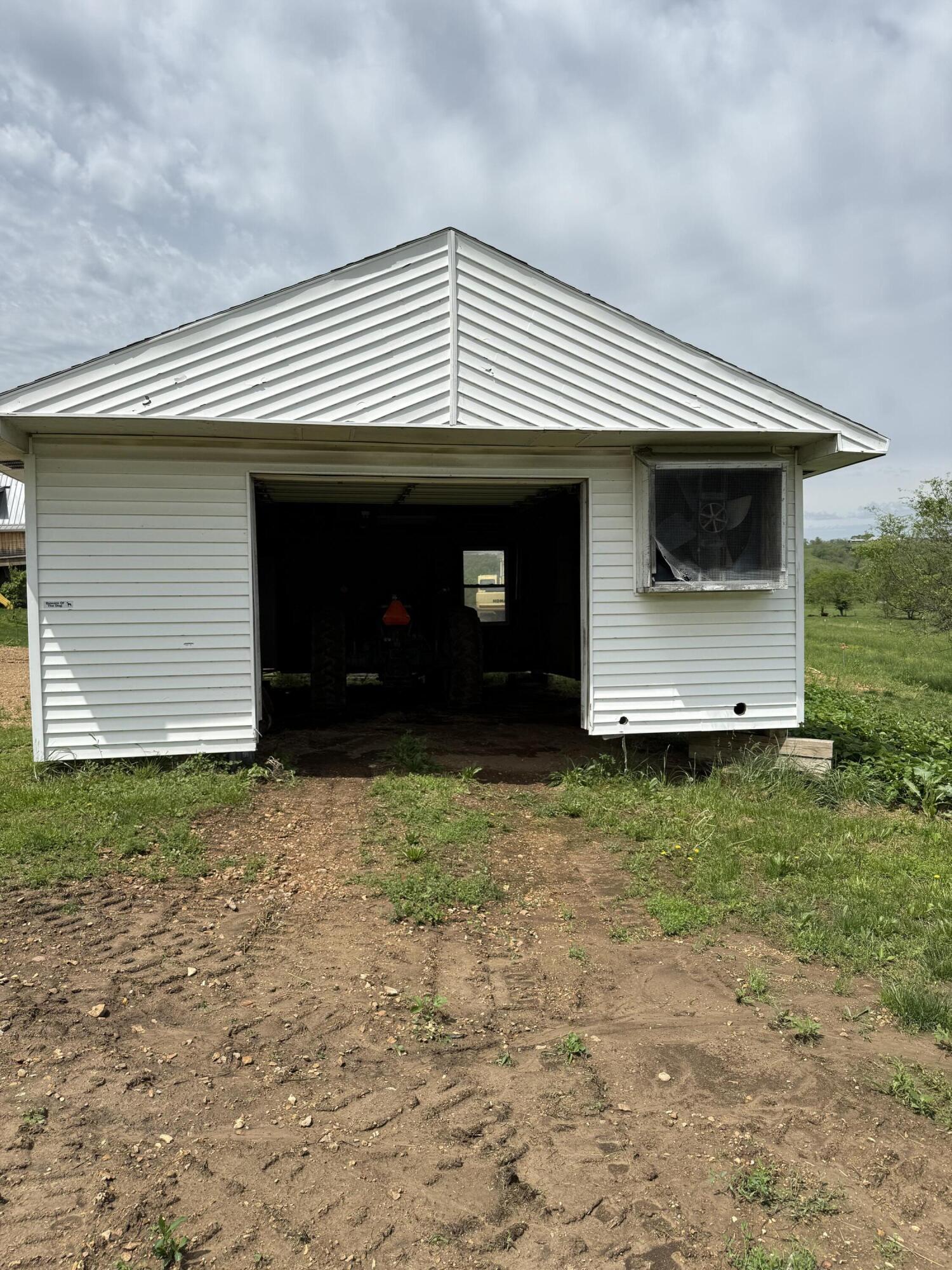 8785 St. George Road Property Photo 7