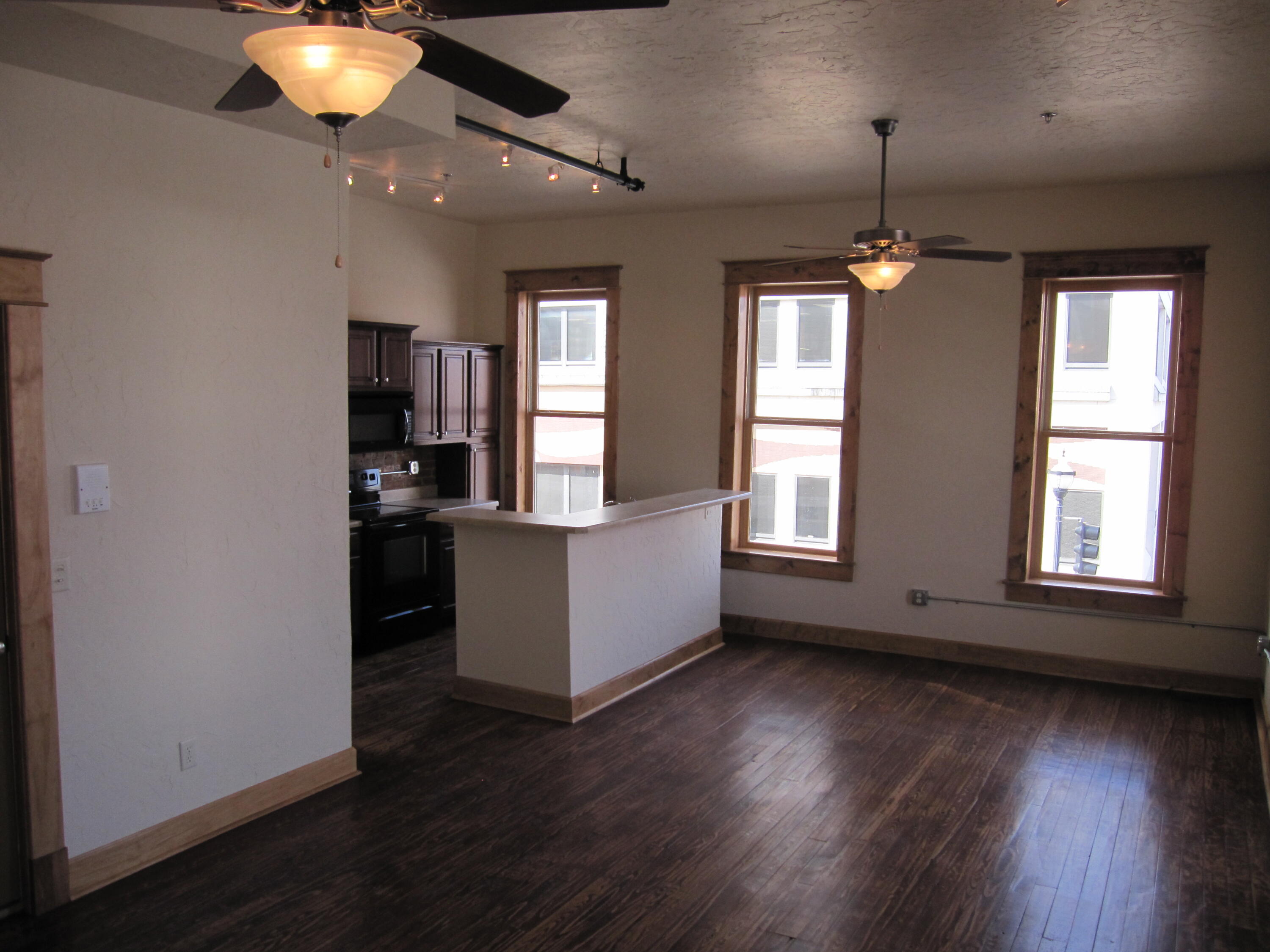 222 Park Central North Property Photo 7