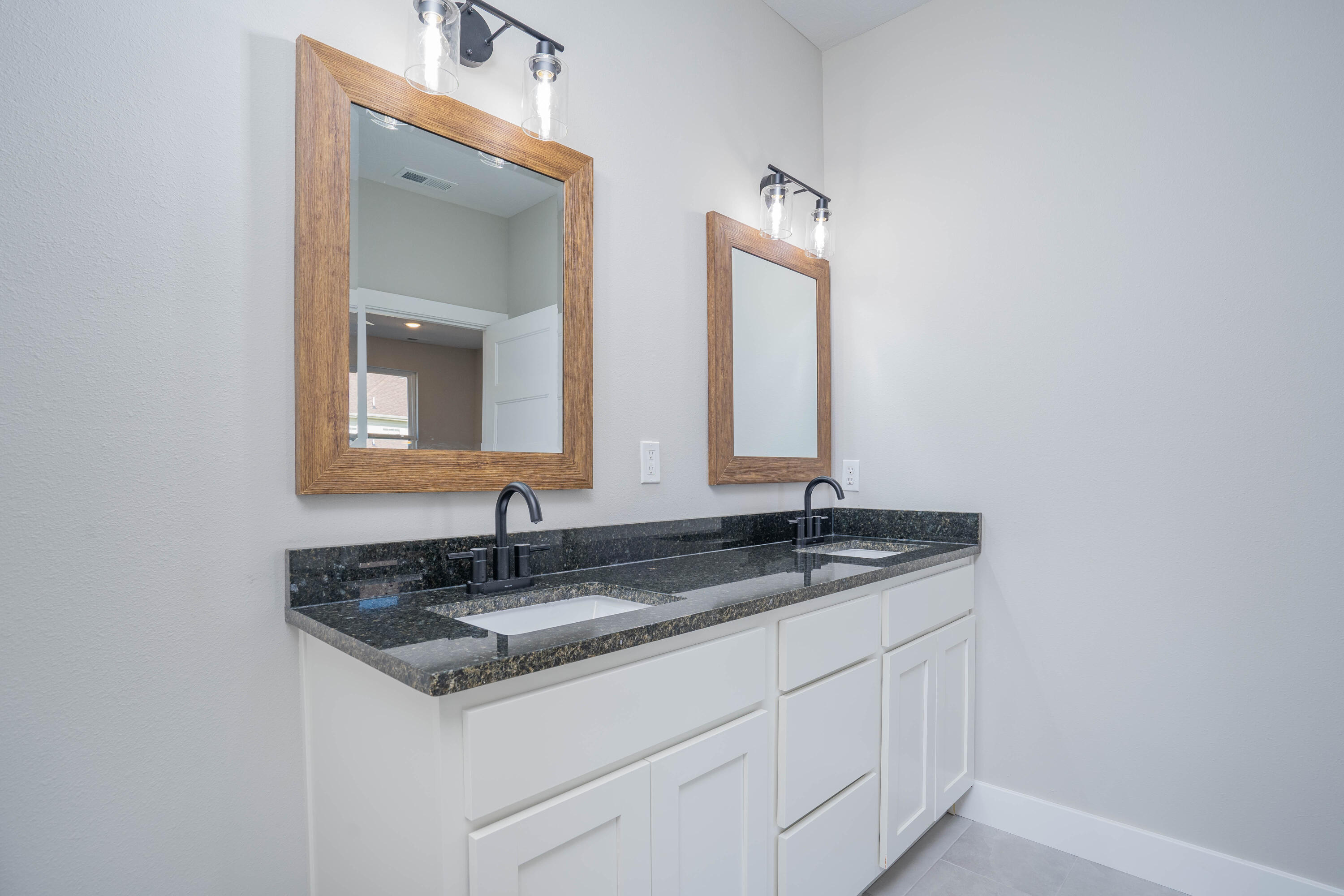 1285 North London Place Property Photo 18