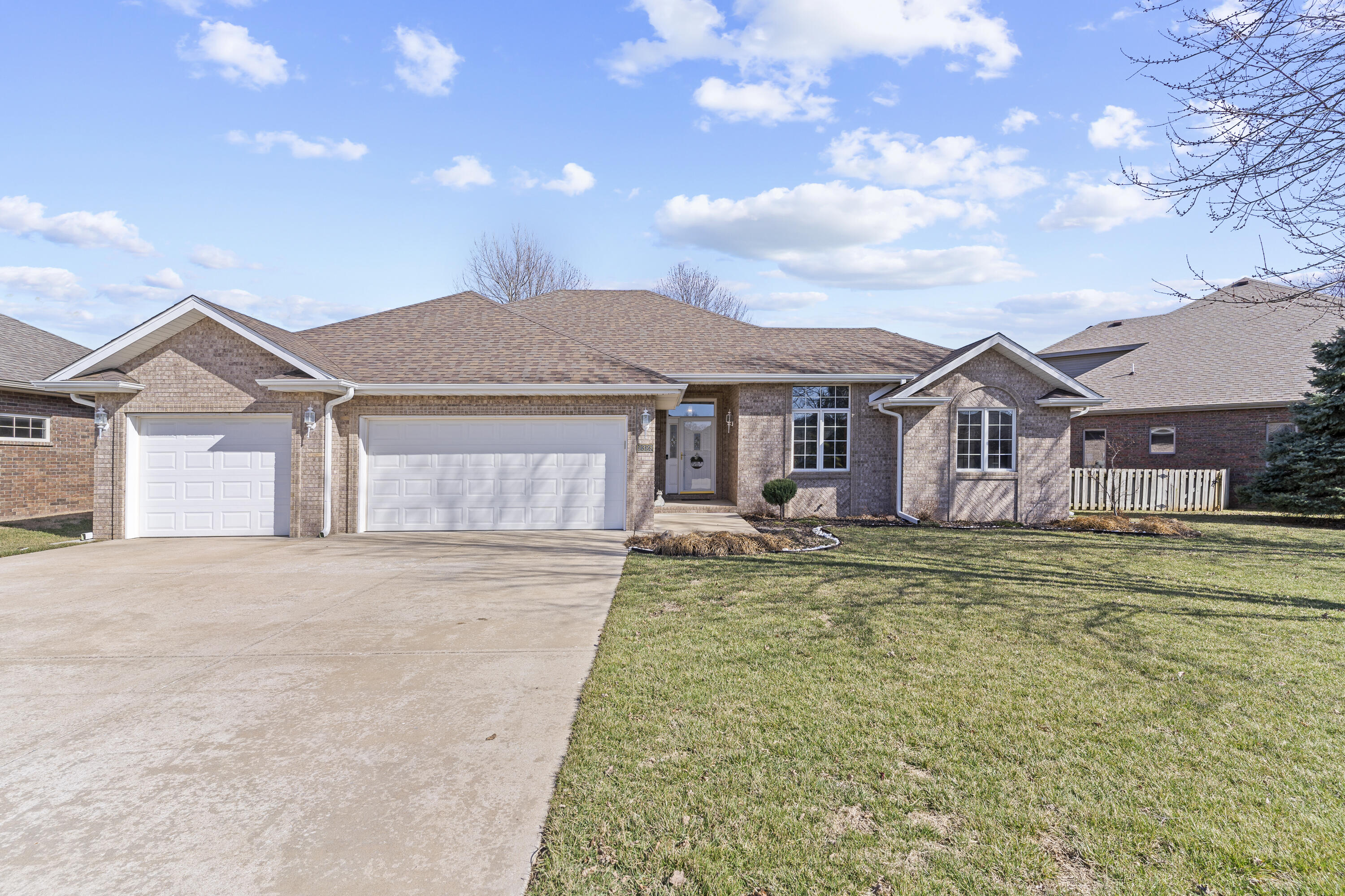2328 South Lexus Avenue Property Photo 1
